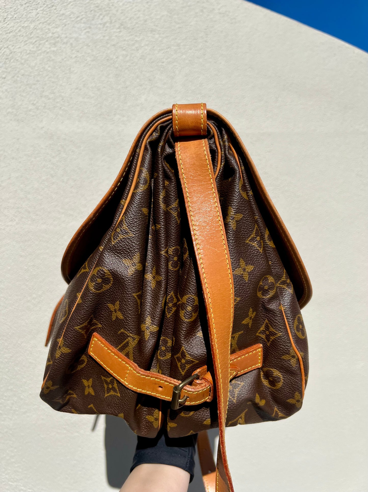 Pre-loved Louis Vuitton Monogram Saumur Crossbody Bag GM