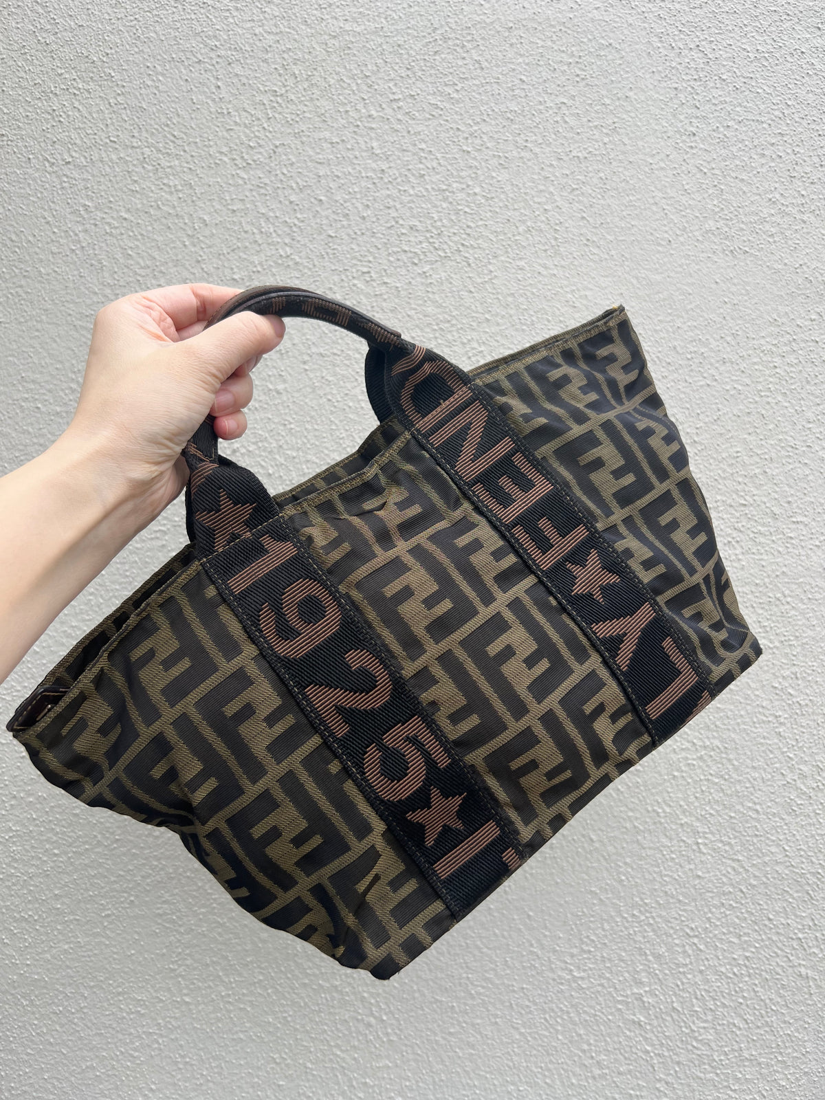 Pre-loved FENDI Zucca Canvas 1925 Tote Tobacco Hand Bag Brown