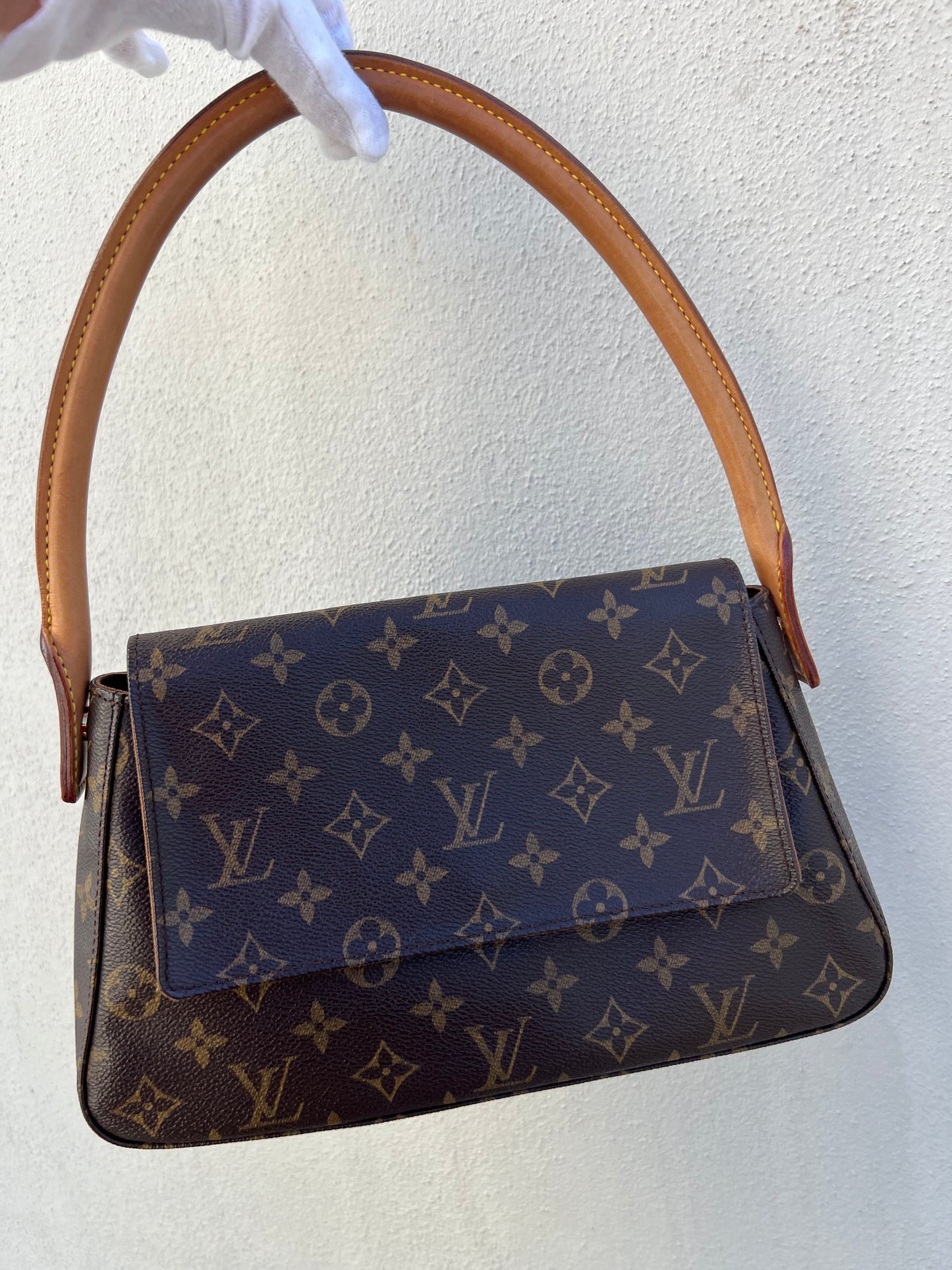 Pre-loved Louis Vuitton Looping PM Handbag Monogram 2003