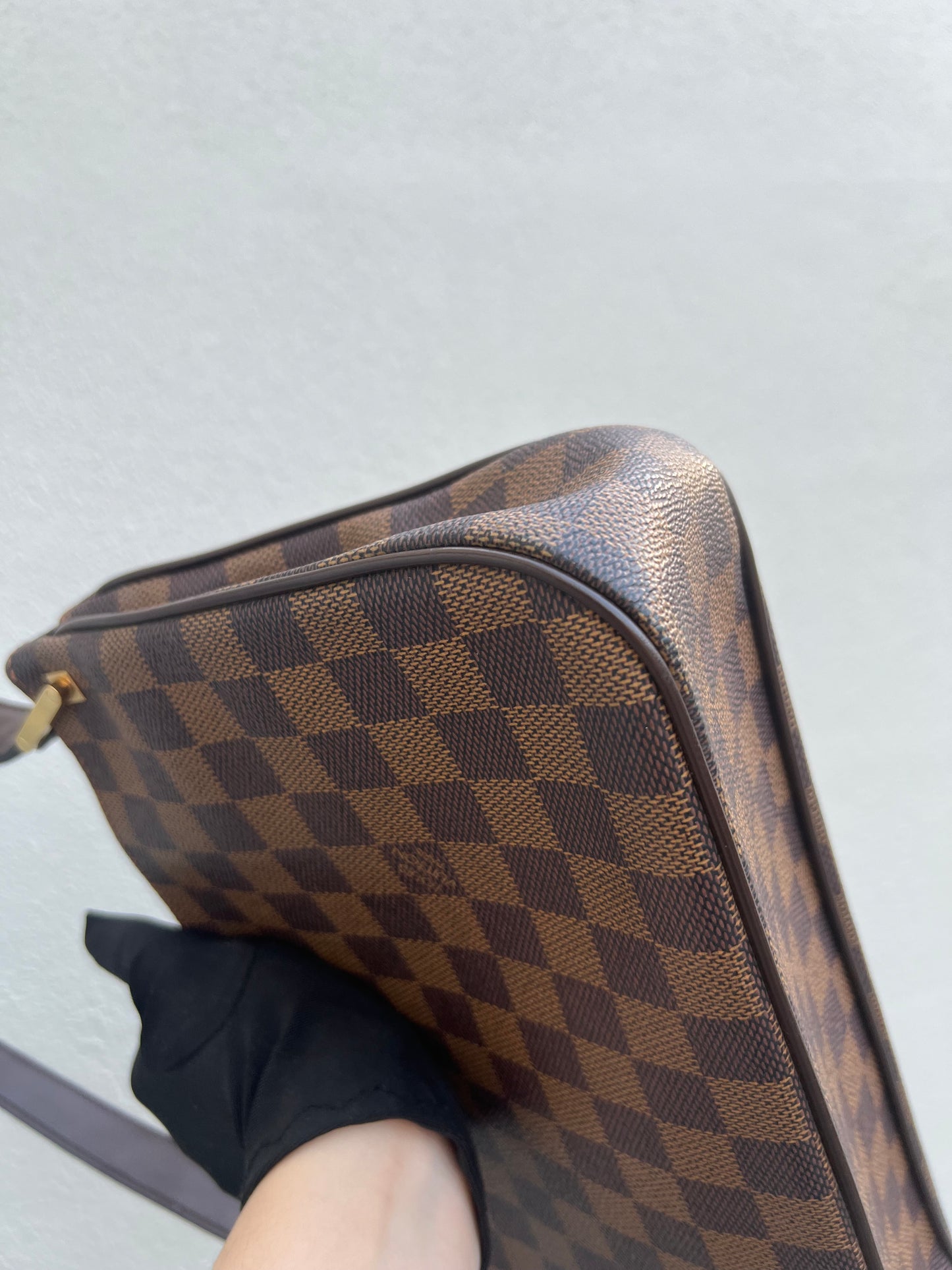 Pre-loved Louis Vuitton Damier Ebene Aubagne Shoulder Bag
