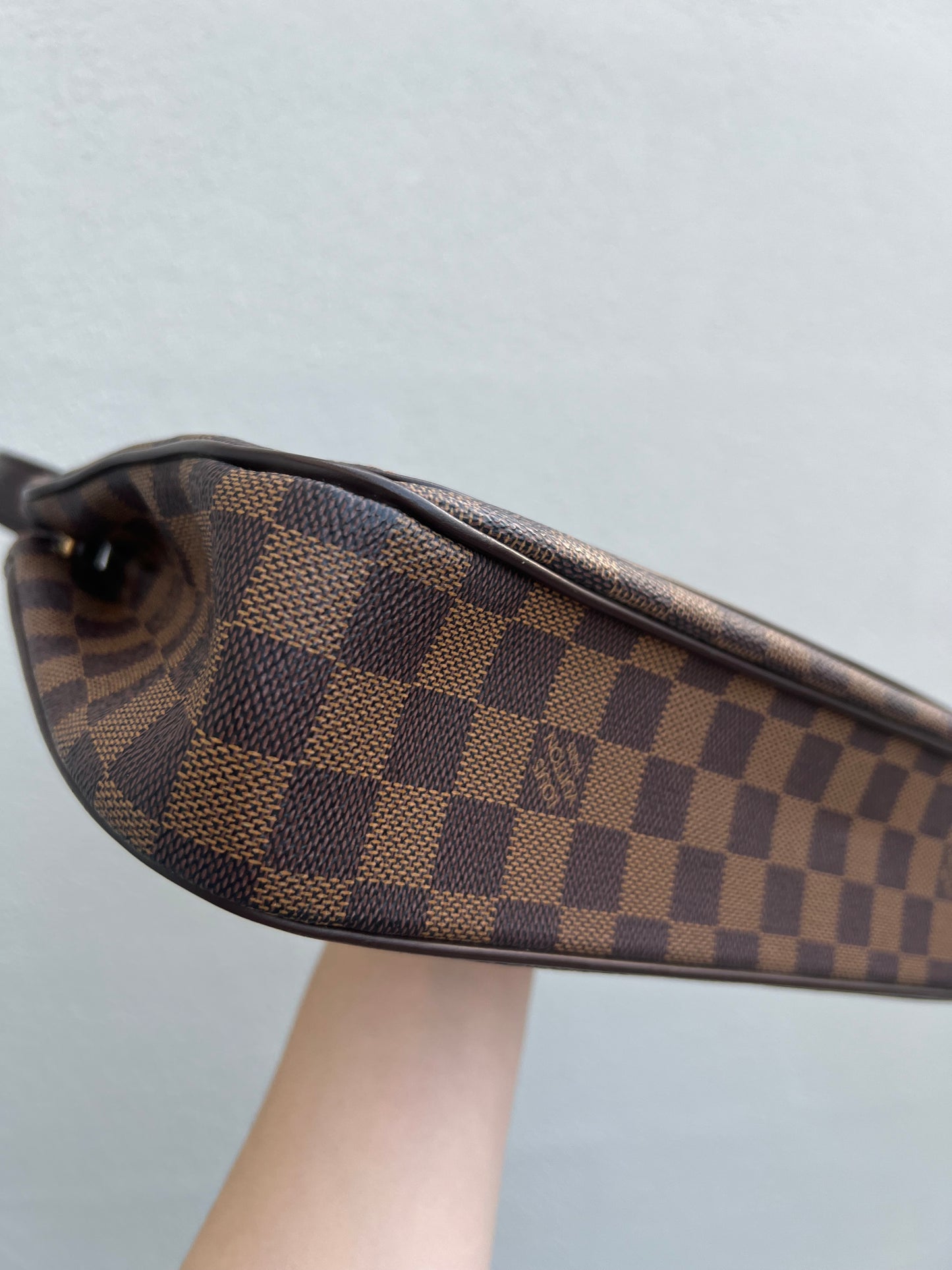 Pre-loved Louis Vuitton Damier Ebene Aubagne Shoulder Bag