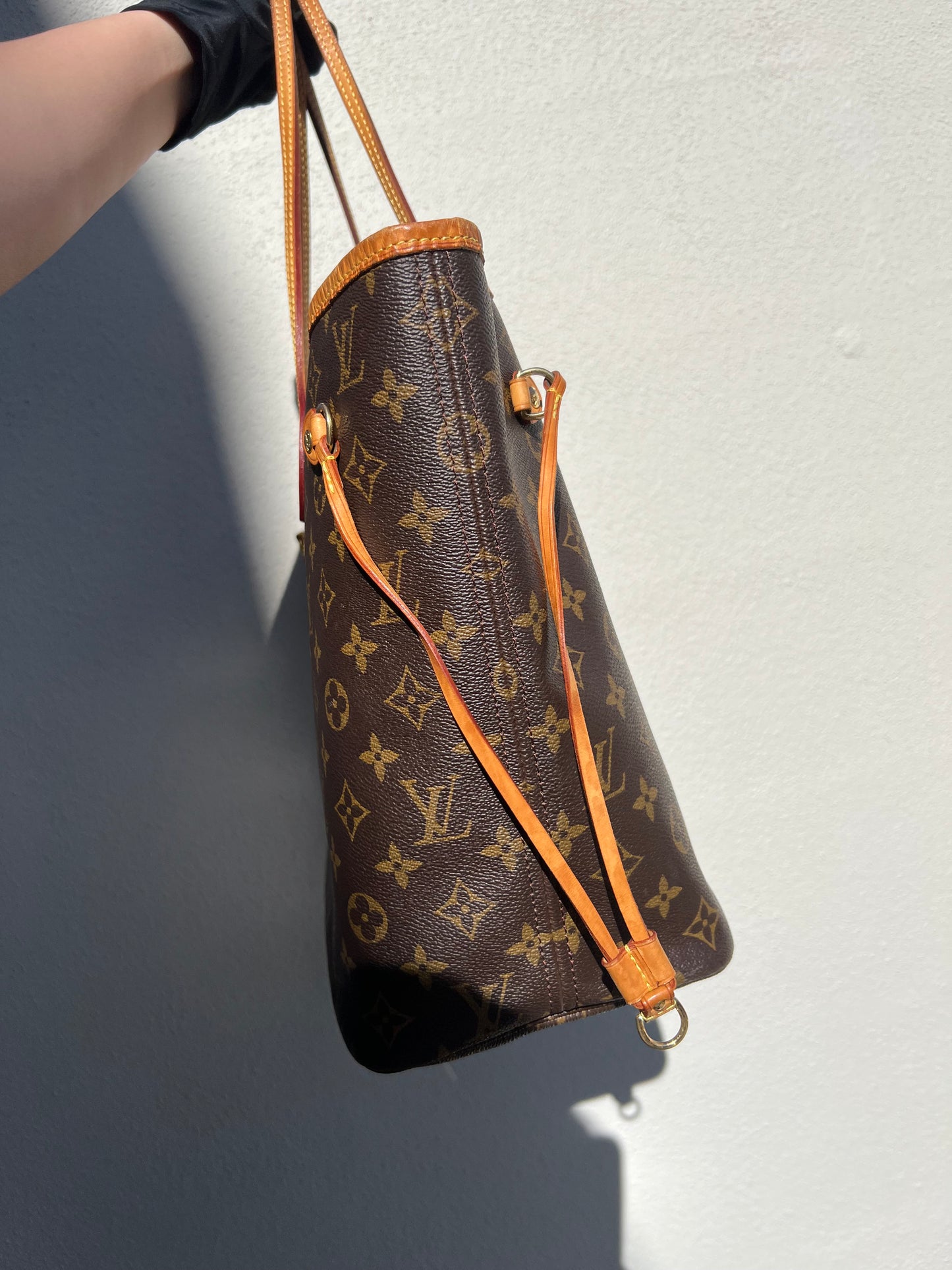 Pre-loved Louis Vuitton Neverfull Leather Tote MM Monogram 2010