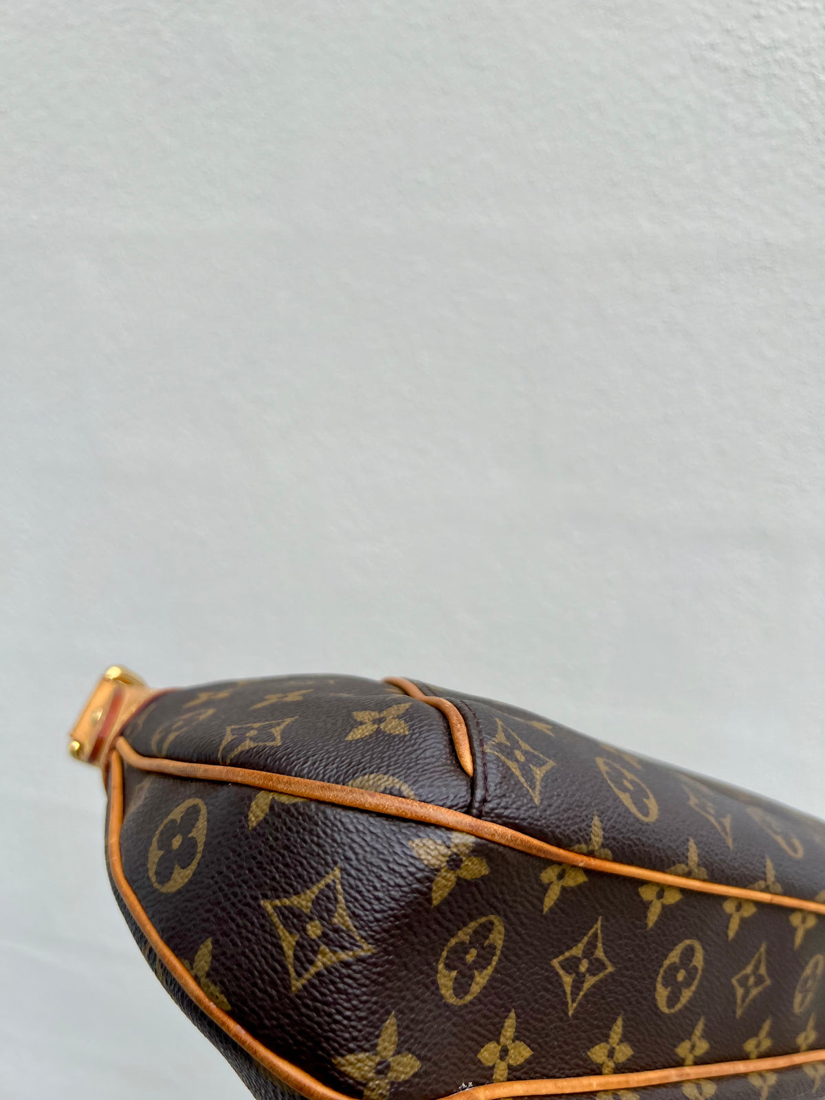 Pre-loved Louis Vuitton Thames PM Monogram 2009