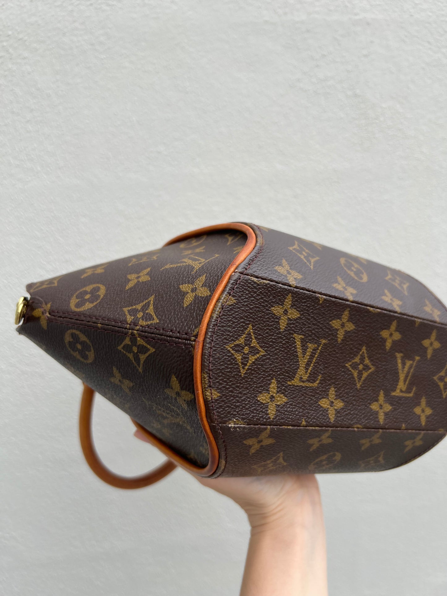 Pre-loved Louis Vuitton Vintage Ellipse PM Monogram Handbag 1998