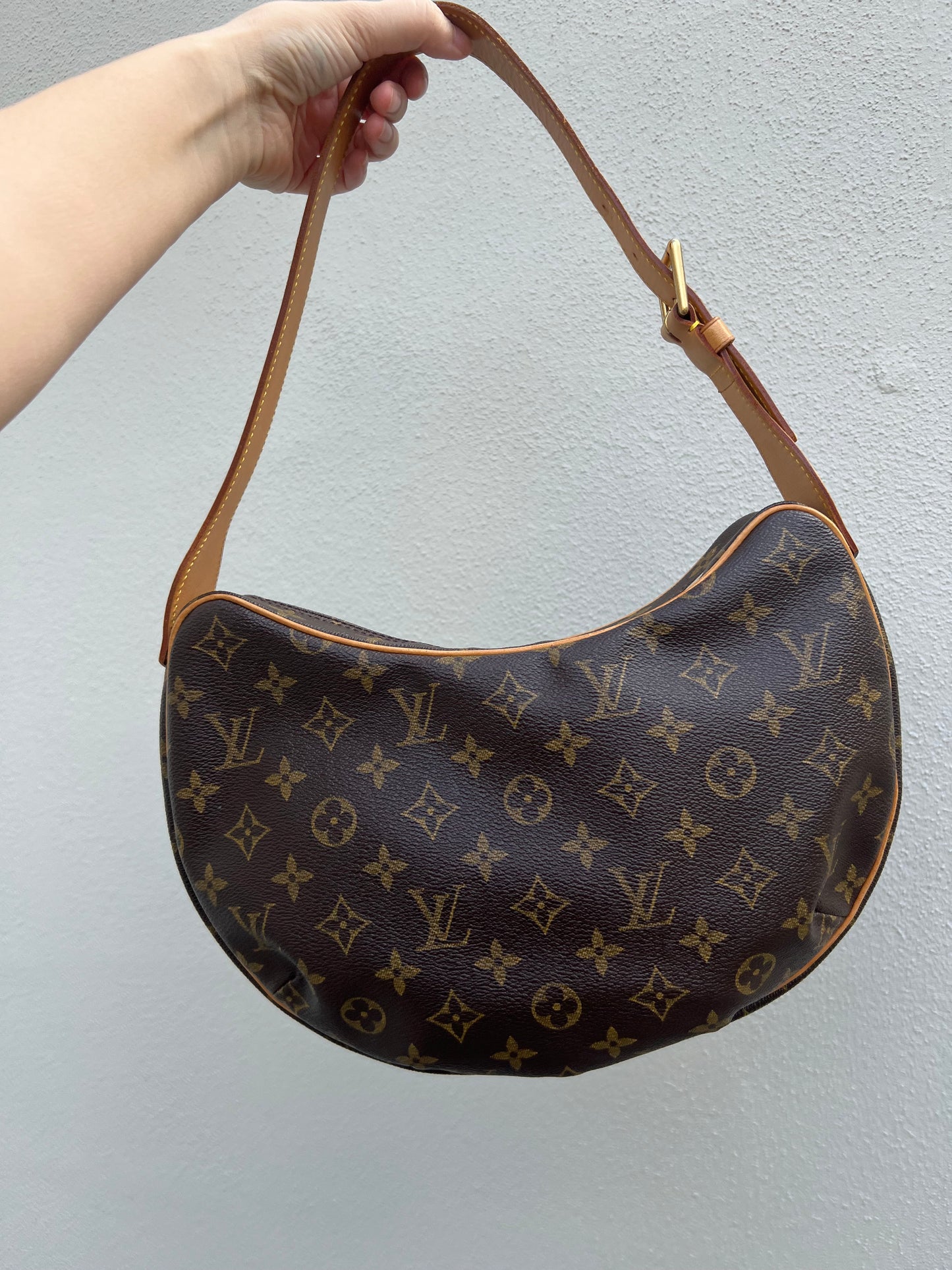 Pre-owned Louis Vuitton Croissant MM Shoulder Bag Monogram Brown