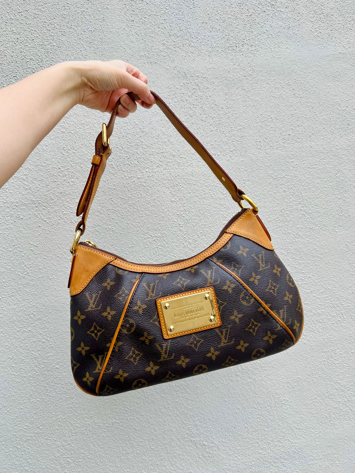 Pre-loved Louis Vuitton Thames PM Monogram 2009
