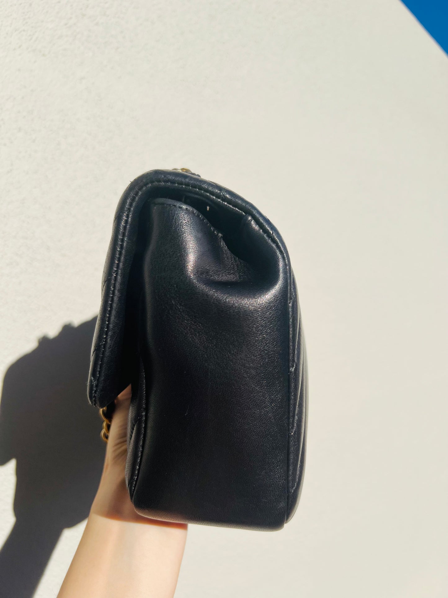 Pre-loved Chanel Classic Single Flap Bag Chevron Lambskin Medium Black
