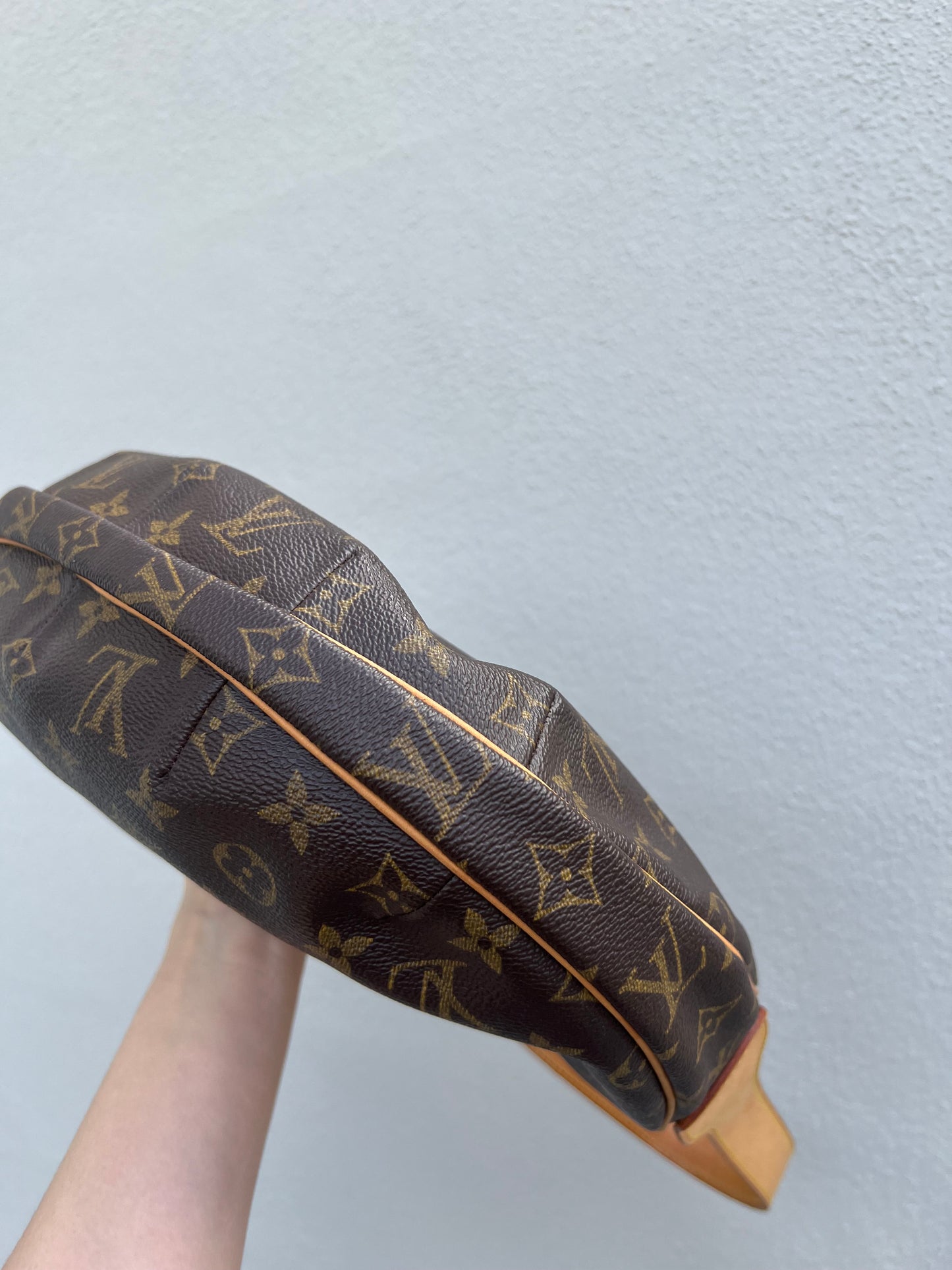 Pre-owned Louis Vuitton Croissant MM Shoulder Bag Monogram Brown