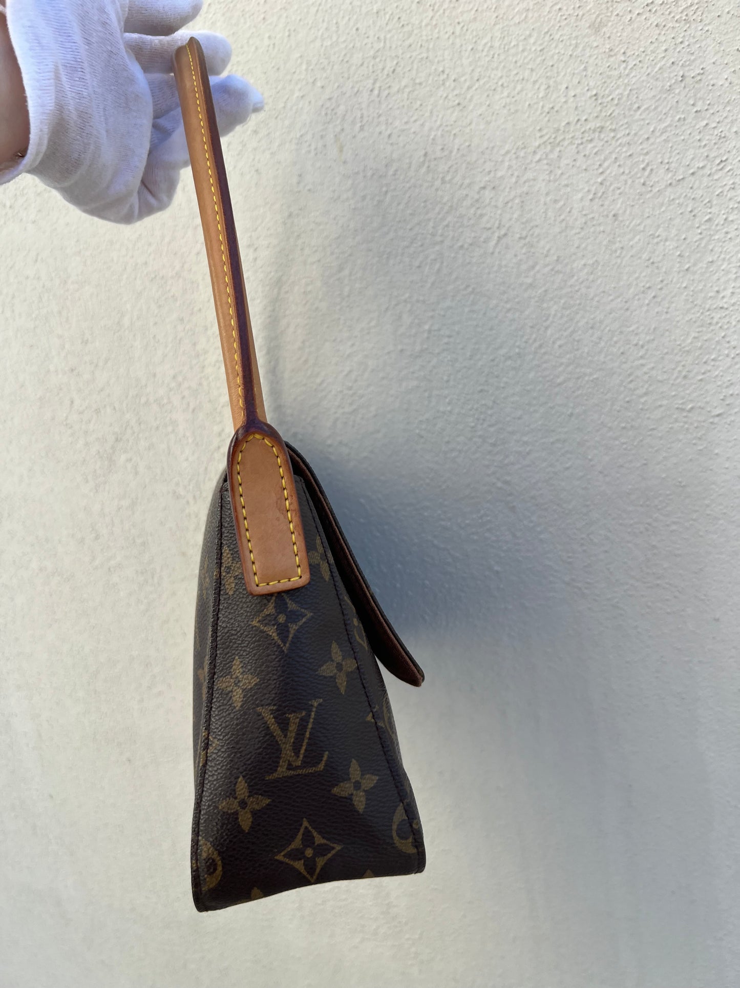 Pre-loved Louis Vuitton Looping PM Handbag Monogram 2003