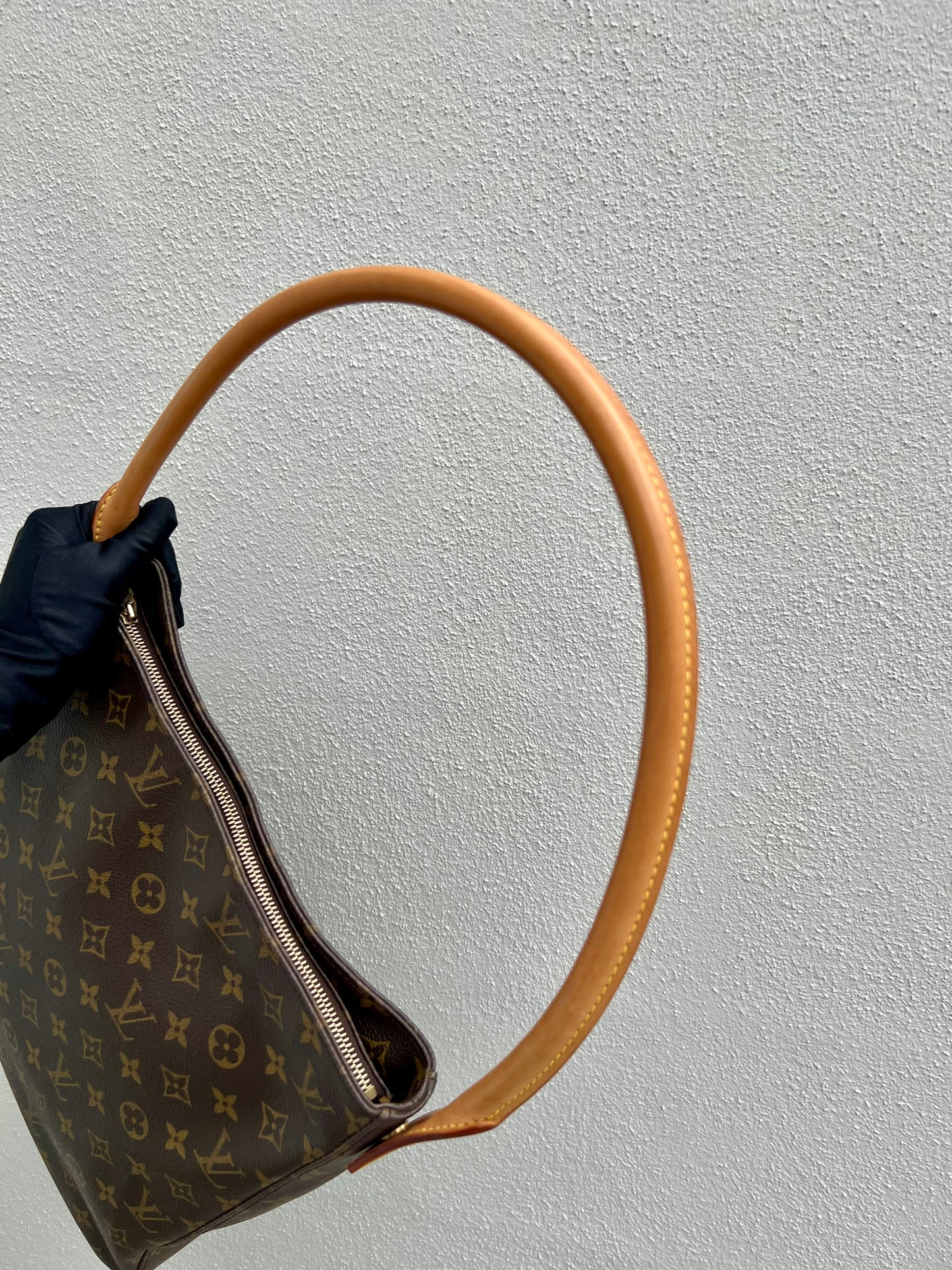 Pre-loved Louis Vuitton Looping Leather Handbag Monogram GM 2001