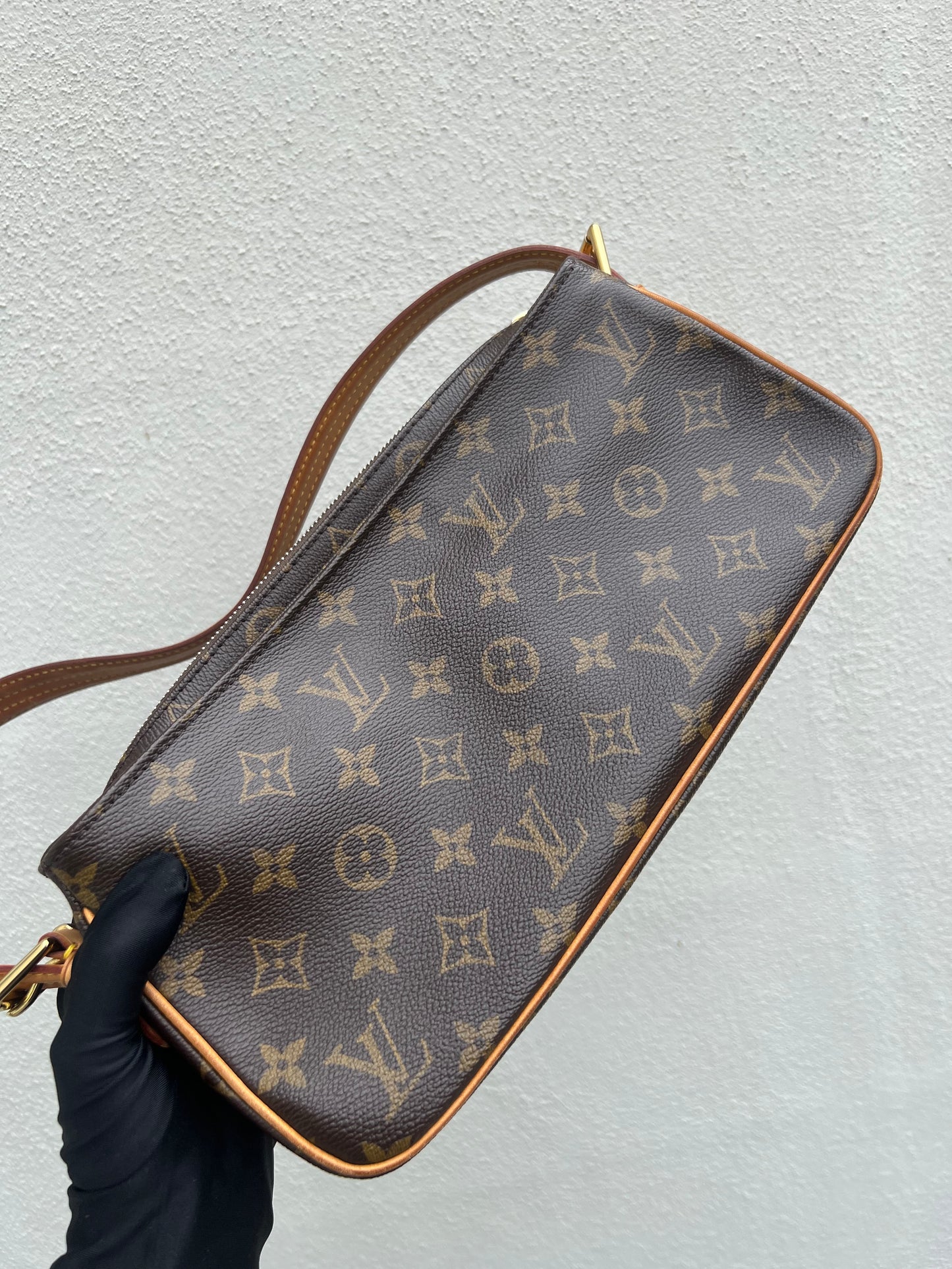 Pre-owned Louis Vuitton Viva Cite Handbag Brown Monogram 2004