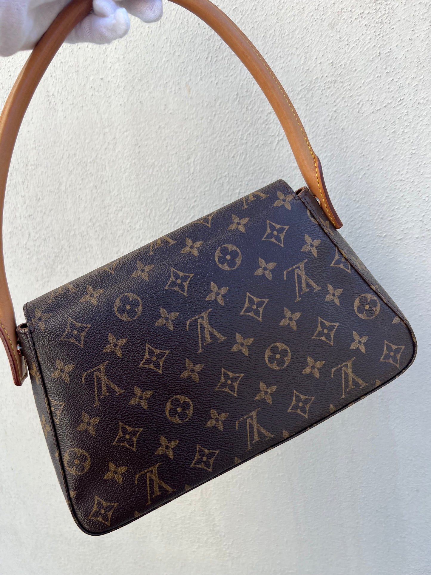 Pre-loved Louis Vuitton Looping PM Handbag Monogram 2003