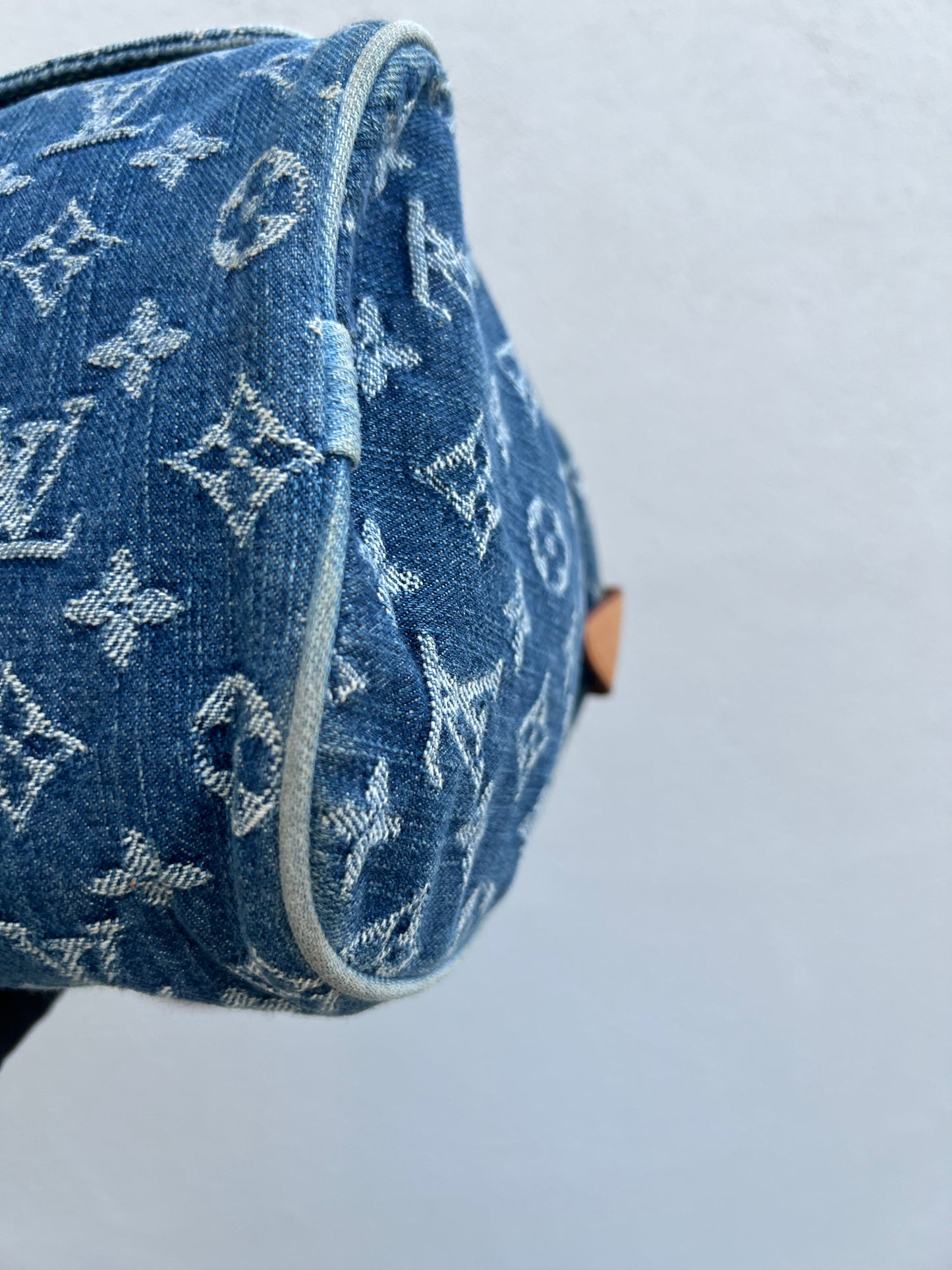 Pre-loved Louis Vuitton Blue Monogram Denim Neo Speedy Handbag 2005