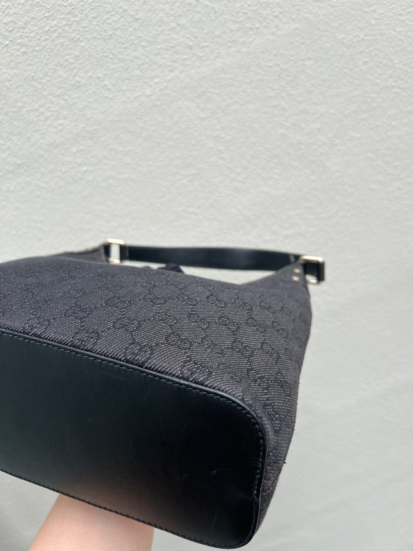 Pre-loved Gucci GG Canvas Hobo Shoulder Bag