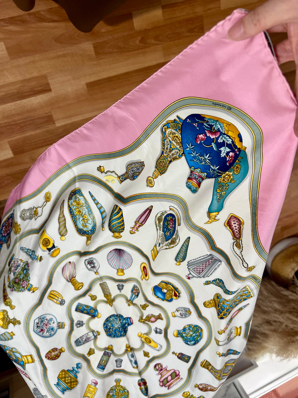 Pre-loved Hermès Pink & Multicolor 'Qu'importe Le Flacon' Silk Scarf 90