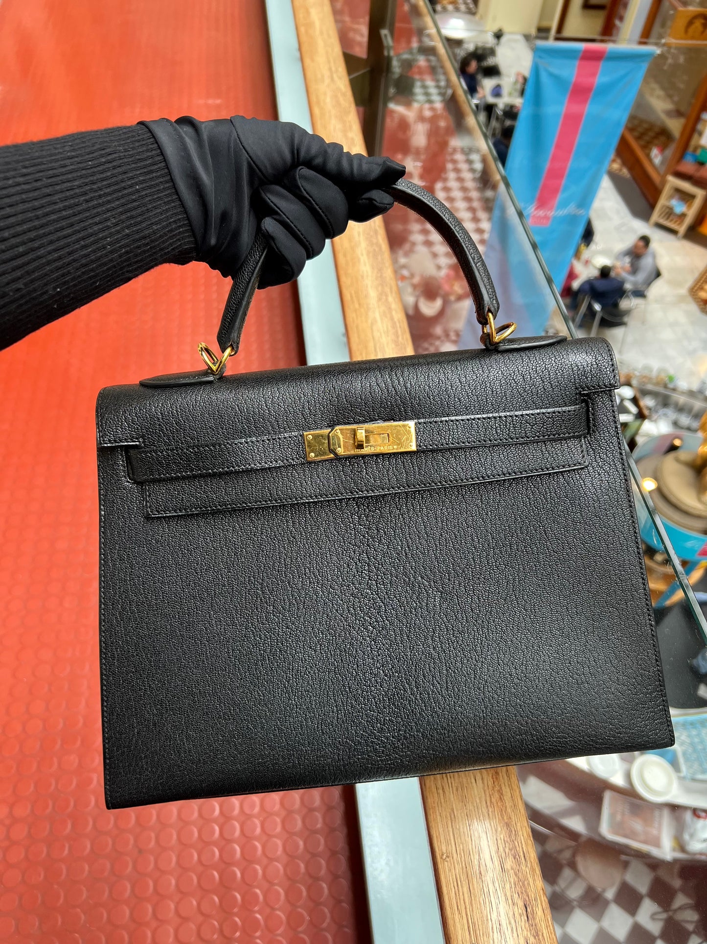 PRE-LOVED HERMÈS KELLY 32CM GOATSKIN BLACK GOLD HARDWARE 2003