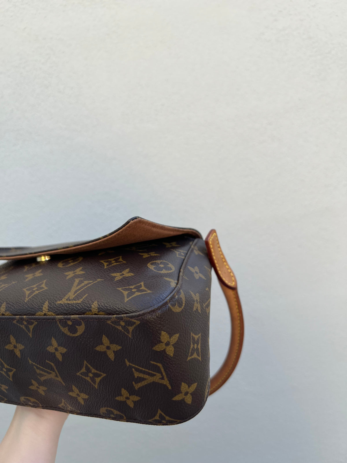 Pre-loved Louis Vuitton Looping PM Handbag Monogram