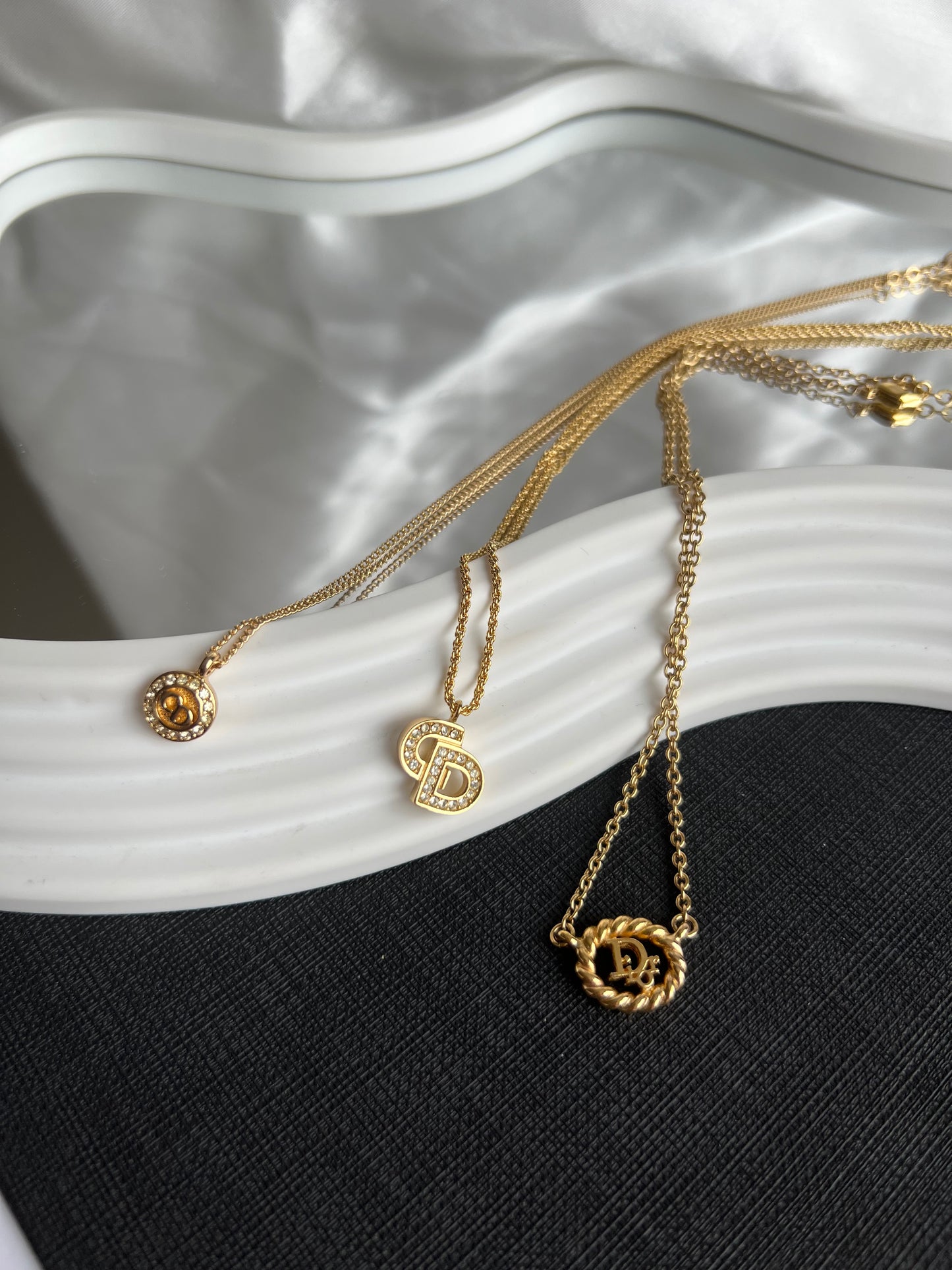 Pre-loved Christian Dior Vintage Crystal-embellished Necklace