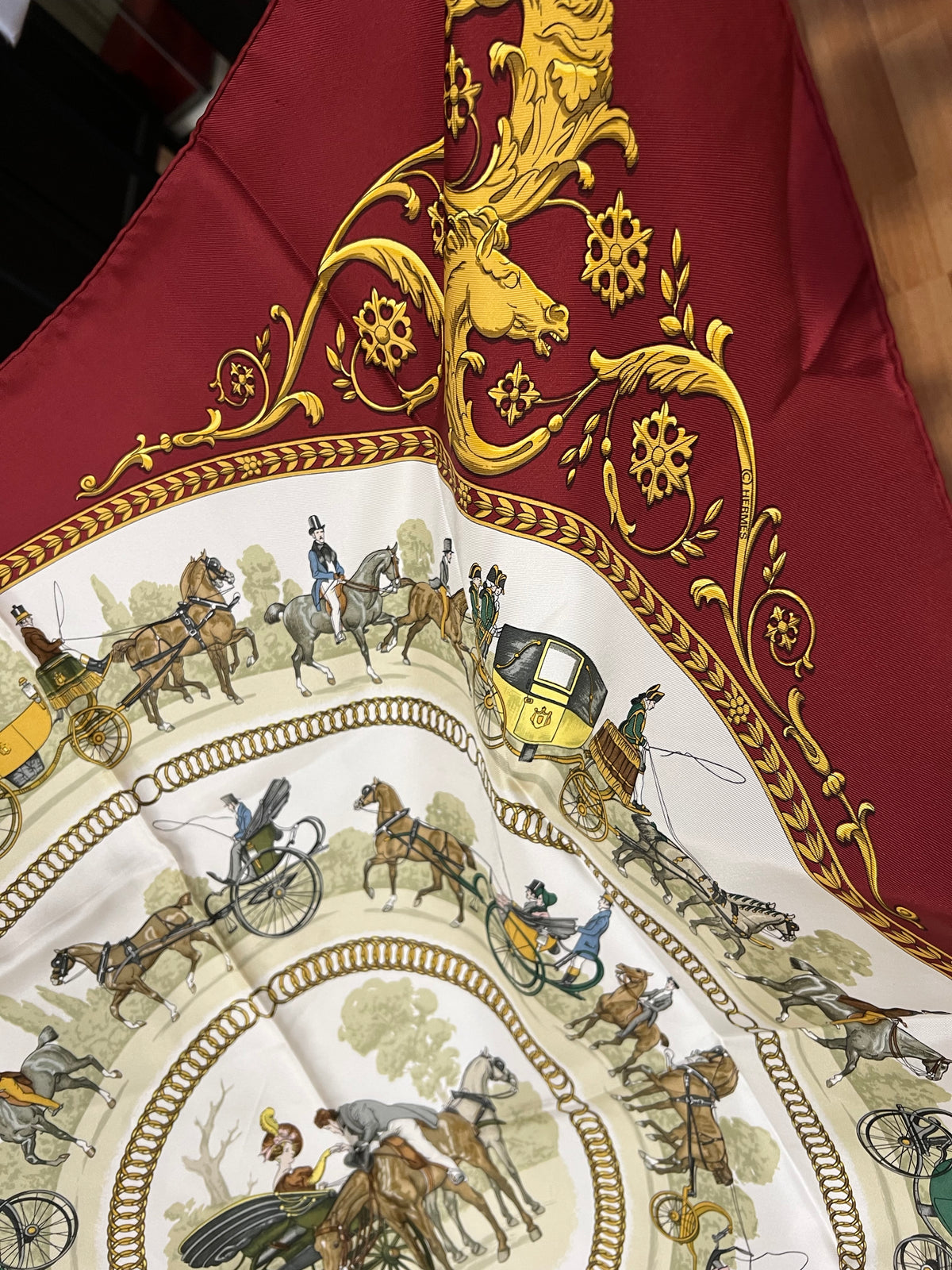 Pre-loved Hermès
La Promenade De Longchamps Silk Scarf