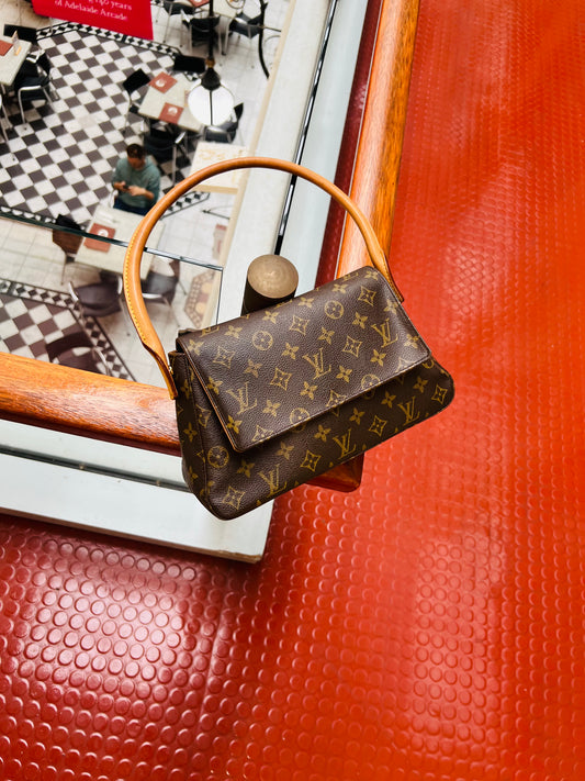 Pre-loved Louis Vuitton Looping PM Handbag Monogram 2003