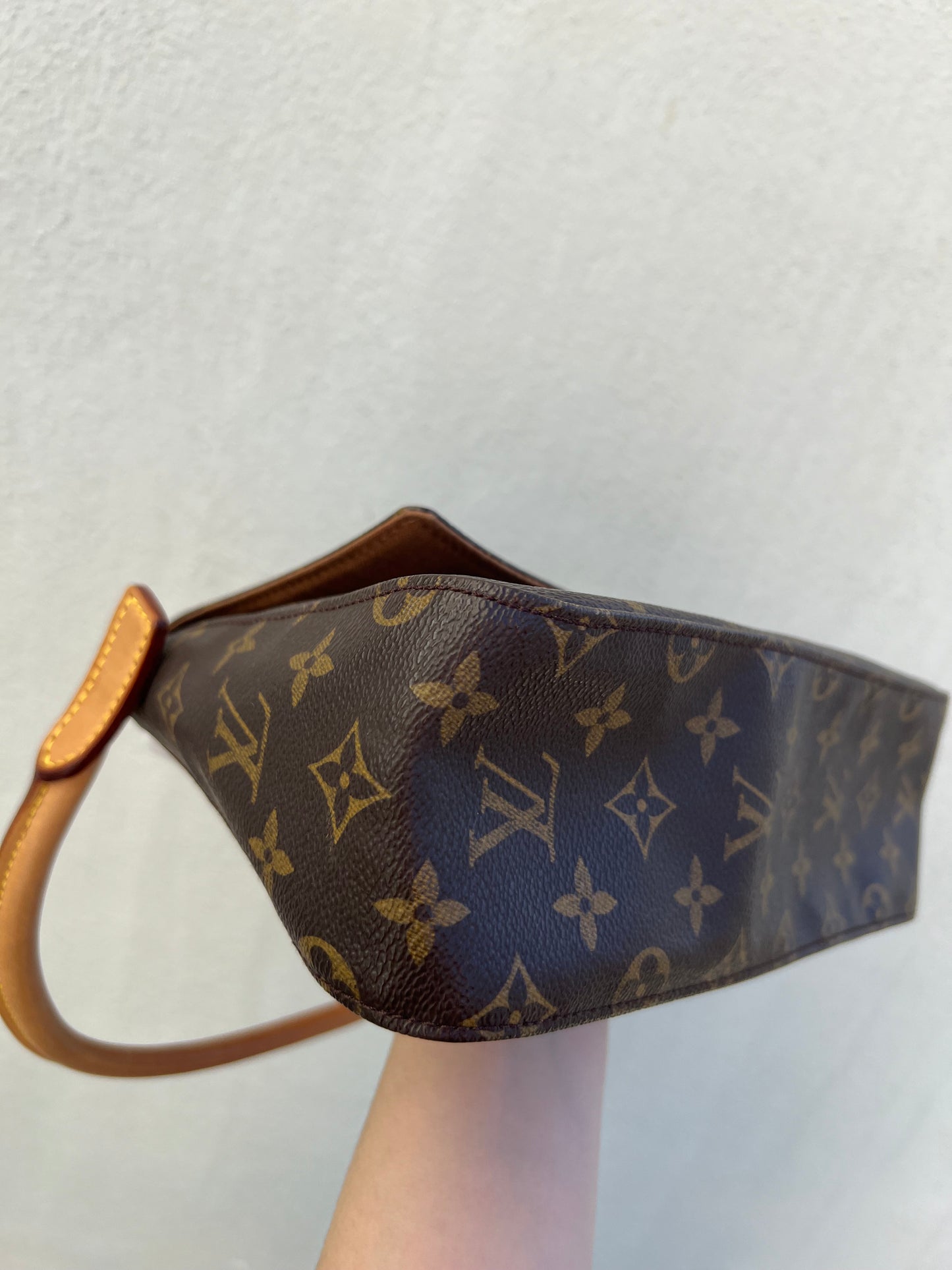 Pre-loved Louis Vuitton Looping PM Handbag Monogram 2003