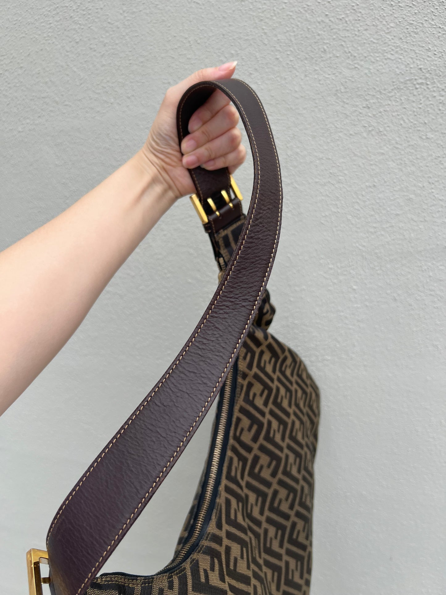 Pre-loved Fendi  Tobacco Zucca Print Large Shoulder Hobo Bag Brown