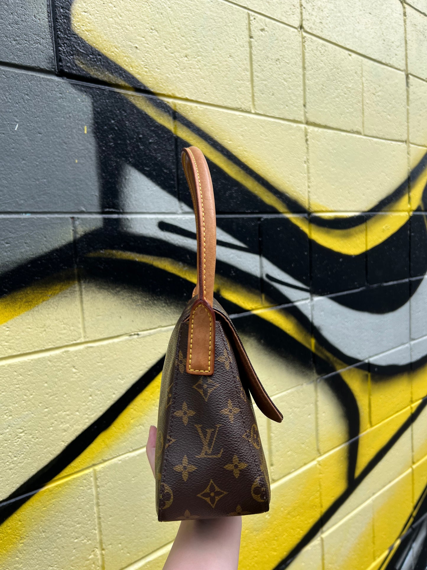 Pre-loved Louis Vuitton Looping PM Handbag Monogram