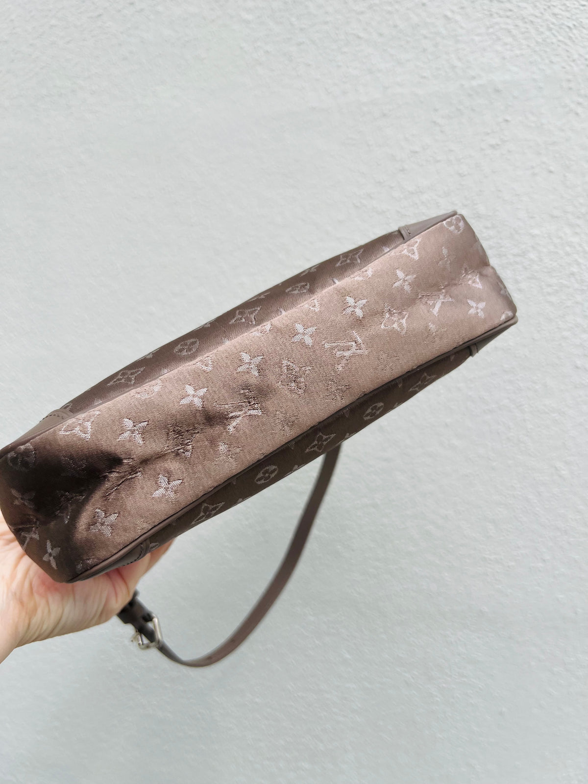 Pre-loved Louis Vuitton Mini Silk Boulogne Handbag Champagne