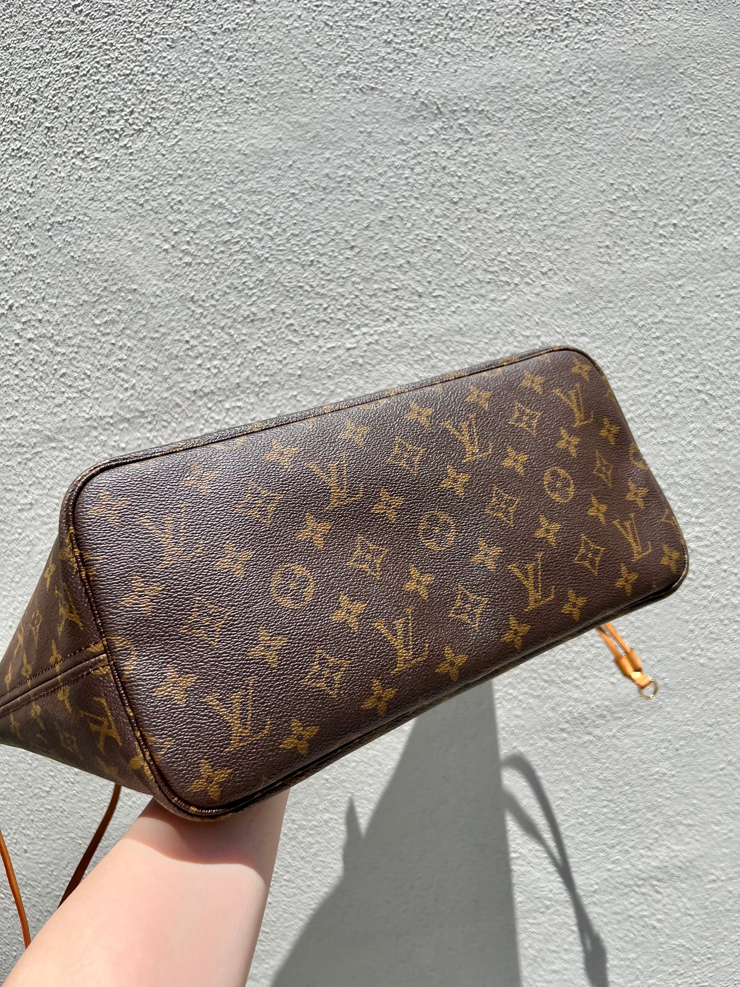Pre-loved Louis Vuitton Neverfull Leather Tote MM Monogram 2010
