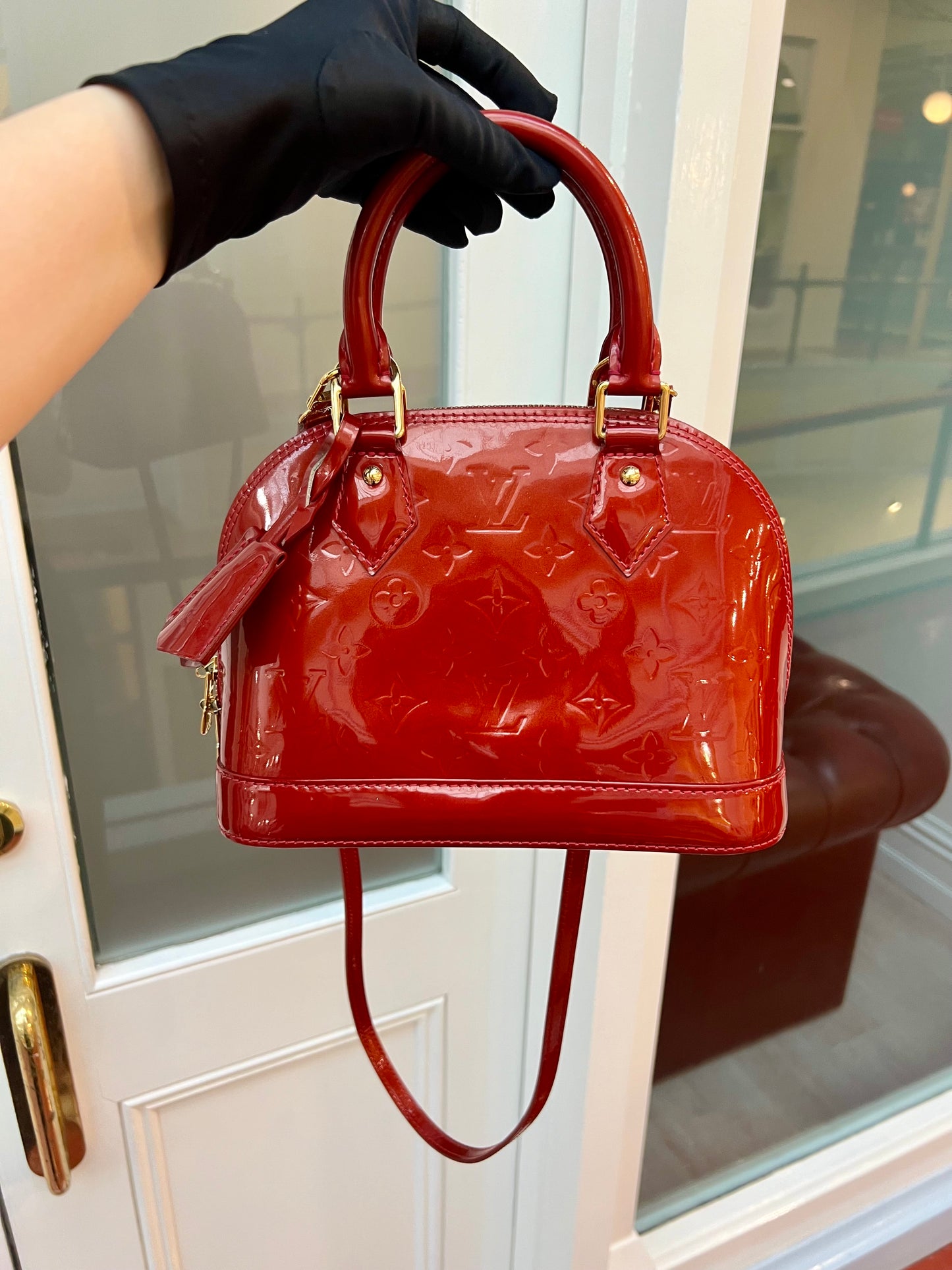 Pre-Owned Louis Vuitton
Alma BB two-way handbag 2013