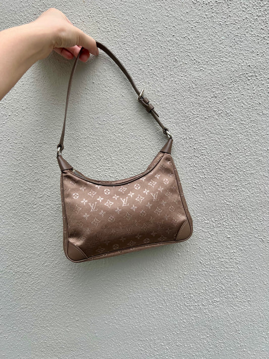 Pre-loved Louis Vuitton Mini Silk Boulogne Handbag Champagne