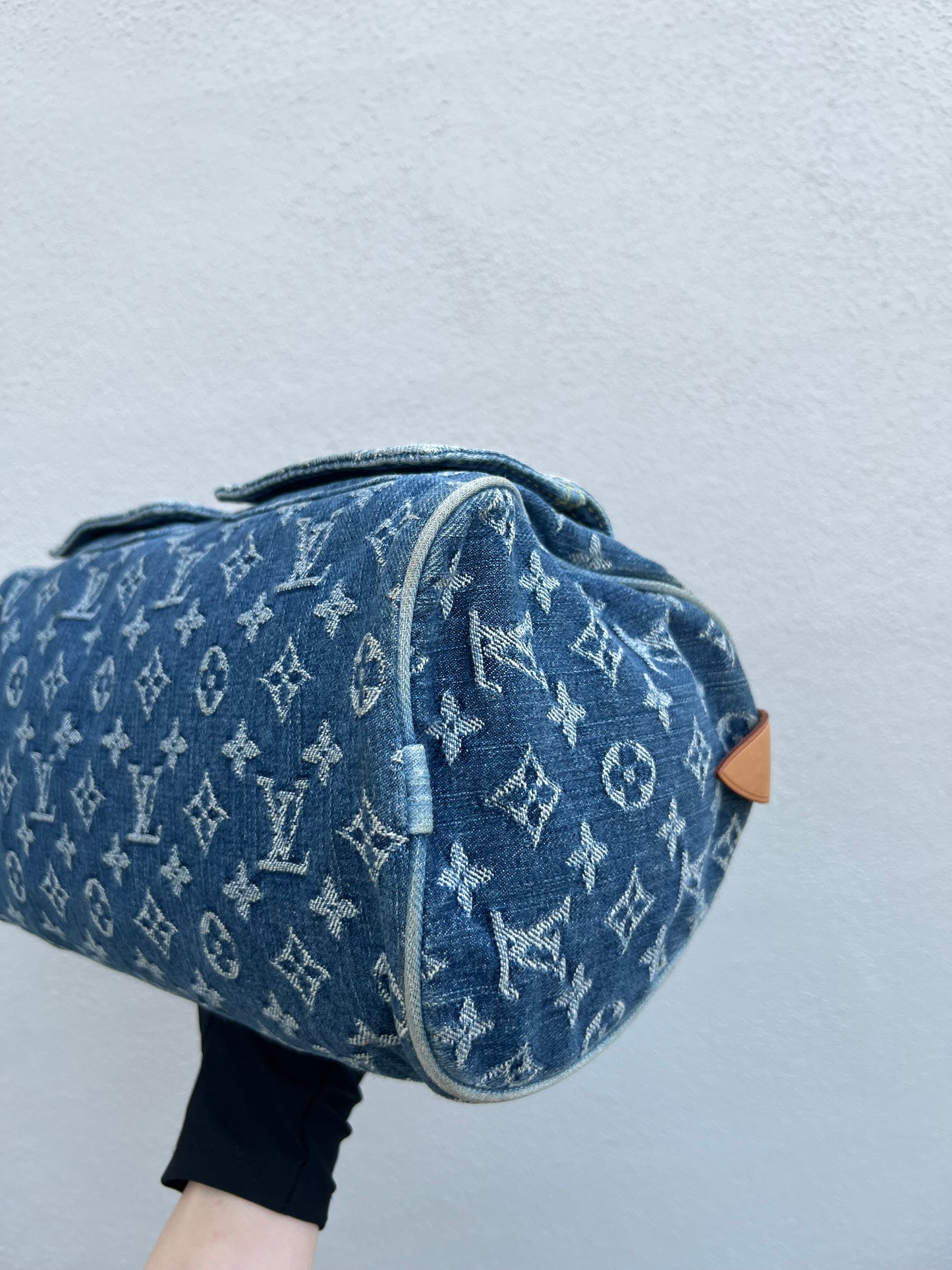 Pre-loved Louis Vuitton Blue Monogram Denim Neo Speedy Handbag 2005