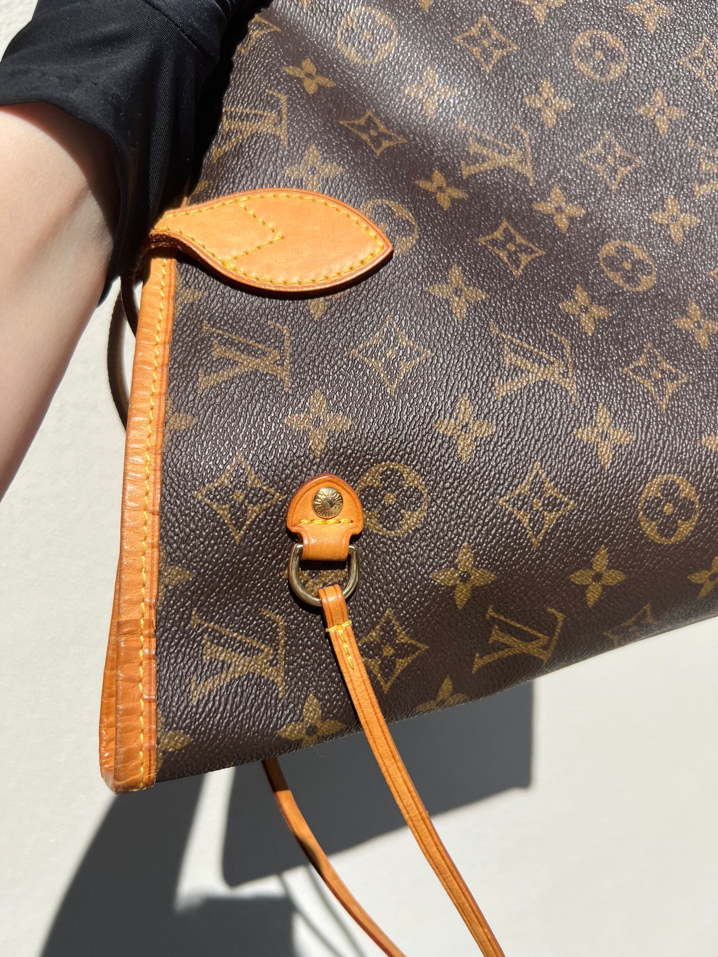 Pre-loved Louis Vuitton Neverfull Leather Tote MM Monogram 2010