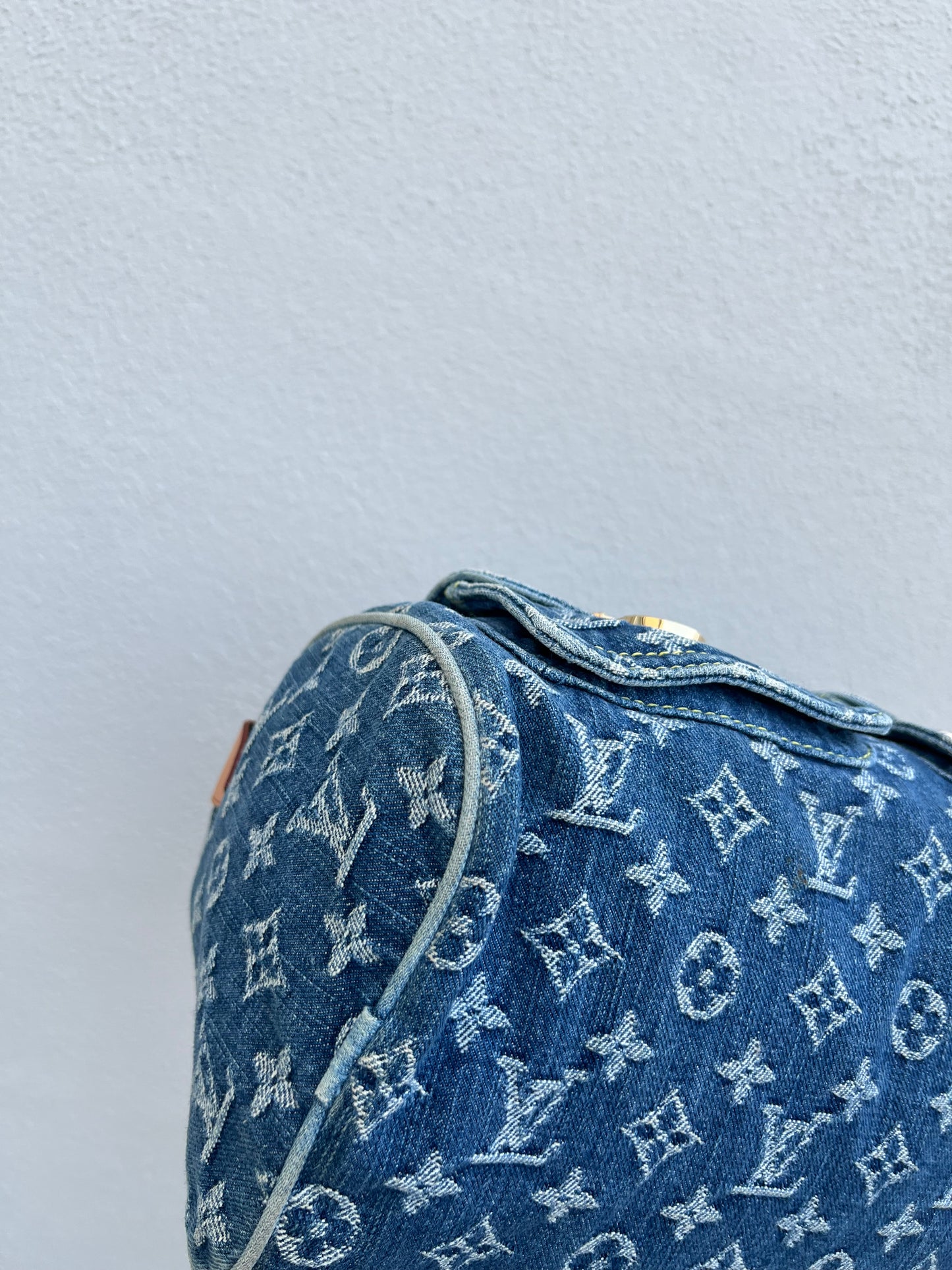 Pre-loved Louis Vuitton Blue Monogram Denim Neo Speedy Handbag 2005