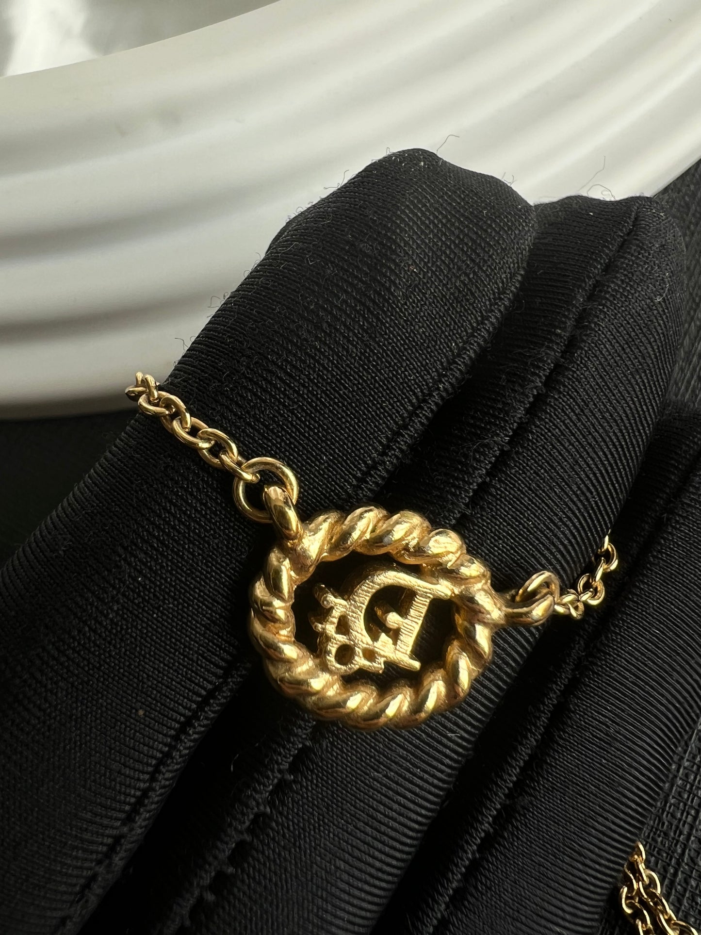 Pre-loved Vintage Dior Braided Gold Oval Logo Necklace