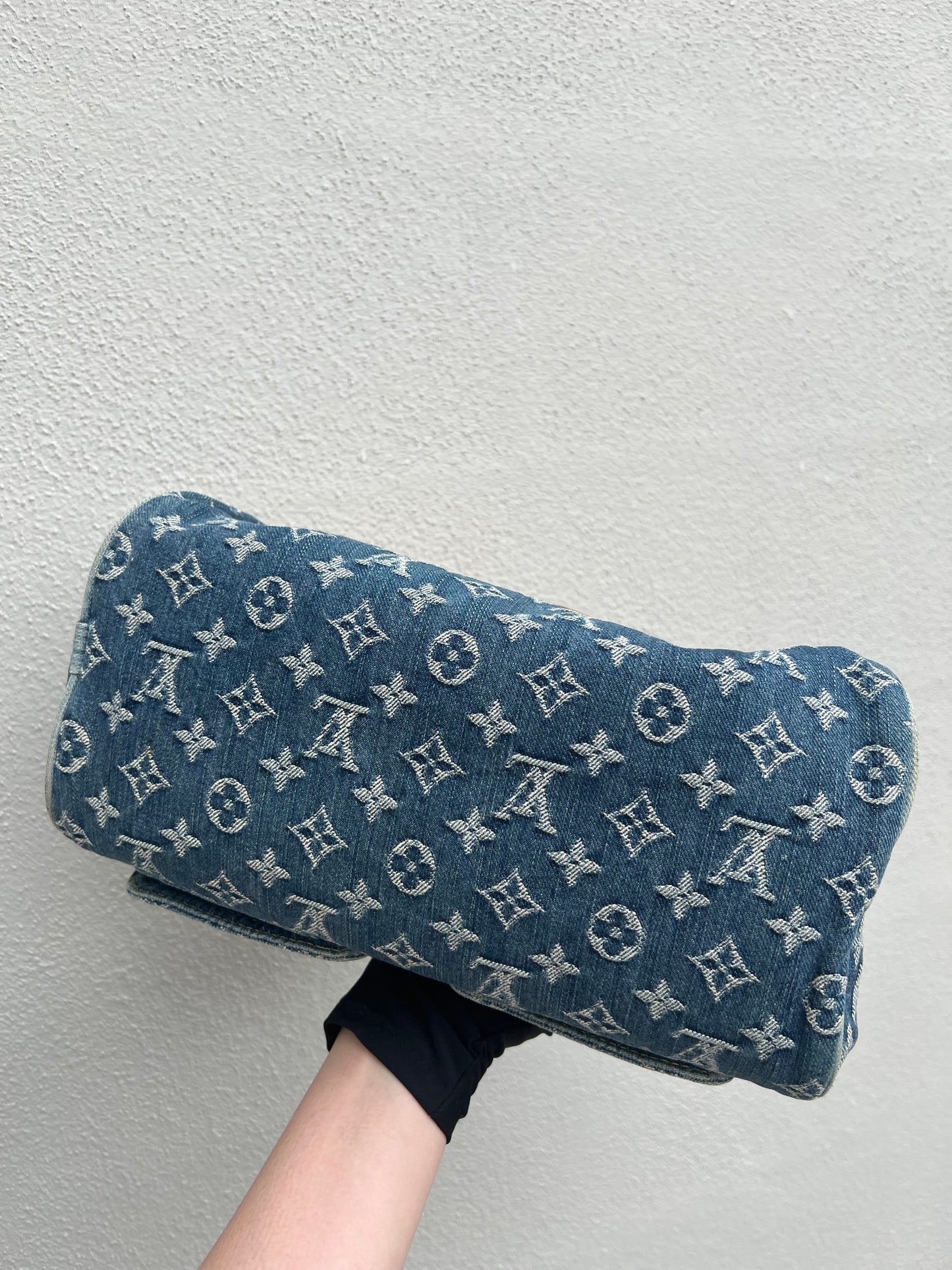 Pre-loved Louis Vuitton Blue Monogram Denim Neo Speedy Handbag 2005