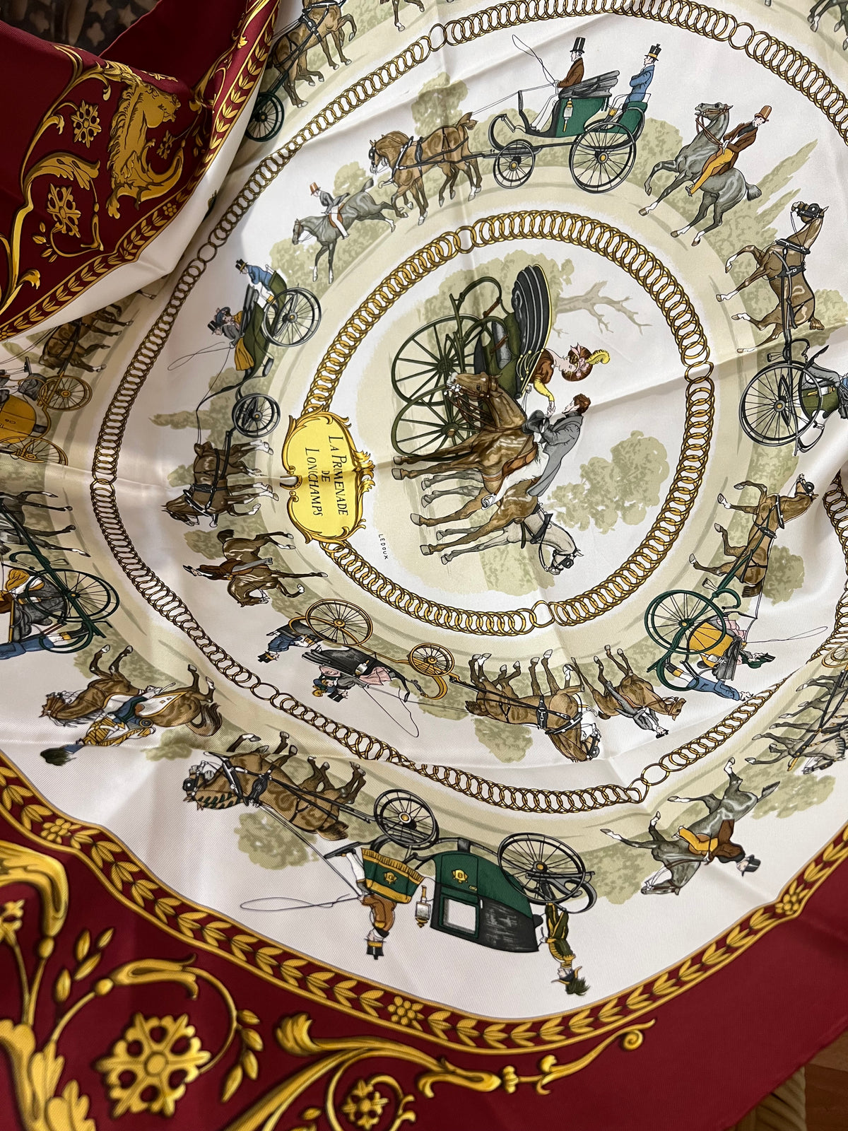 Pre-loved Hermès
La Promenade De Longchamps Silk Scarf