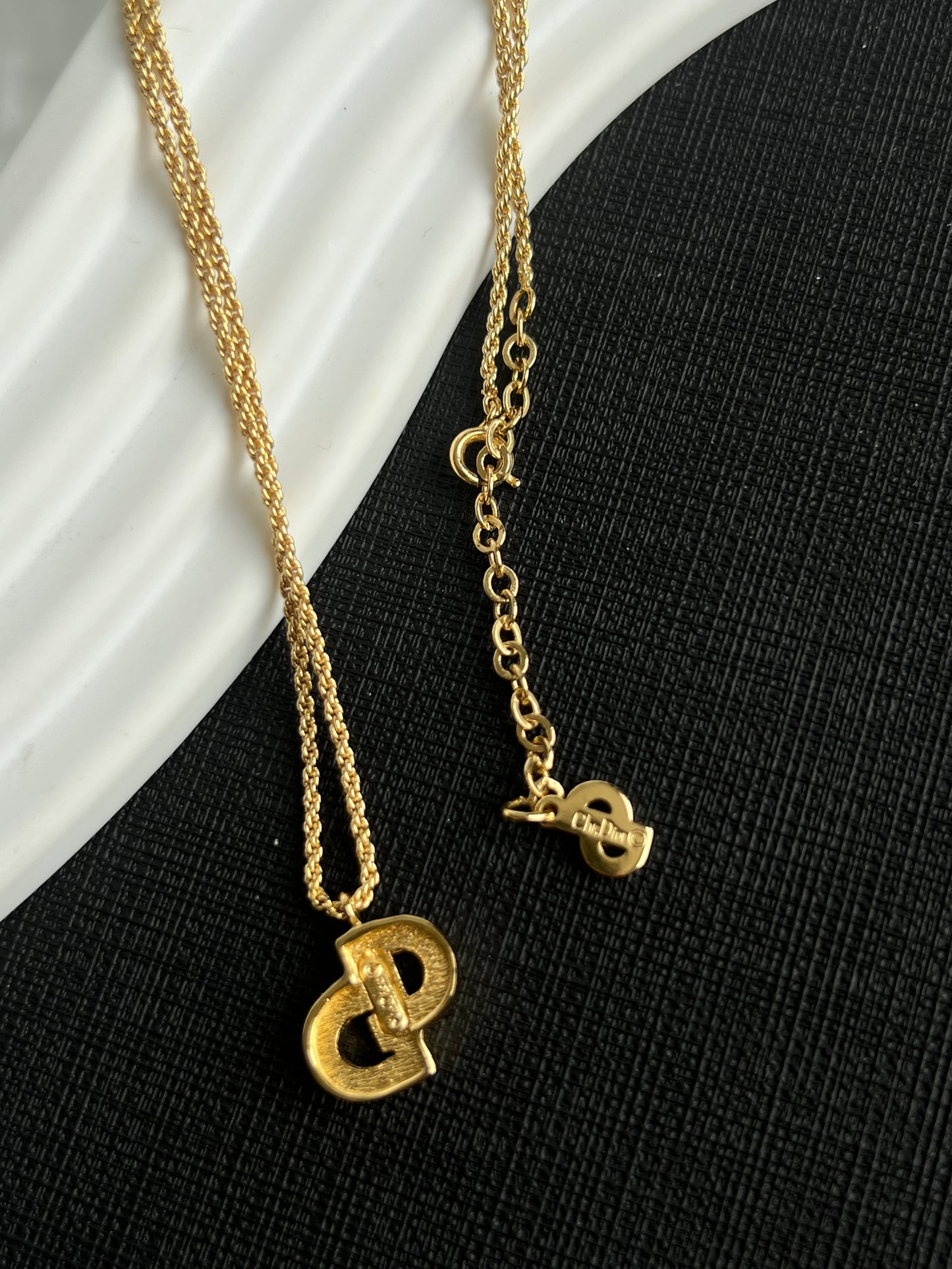 Pre-loved Christian Dior Vintage Crystal-embellished Necklace