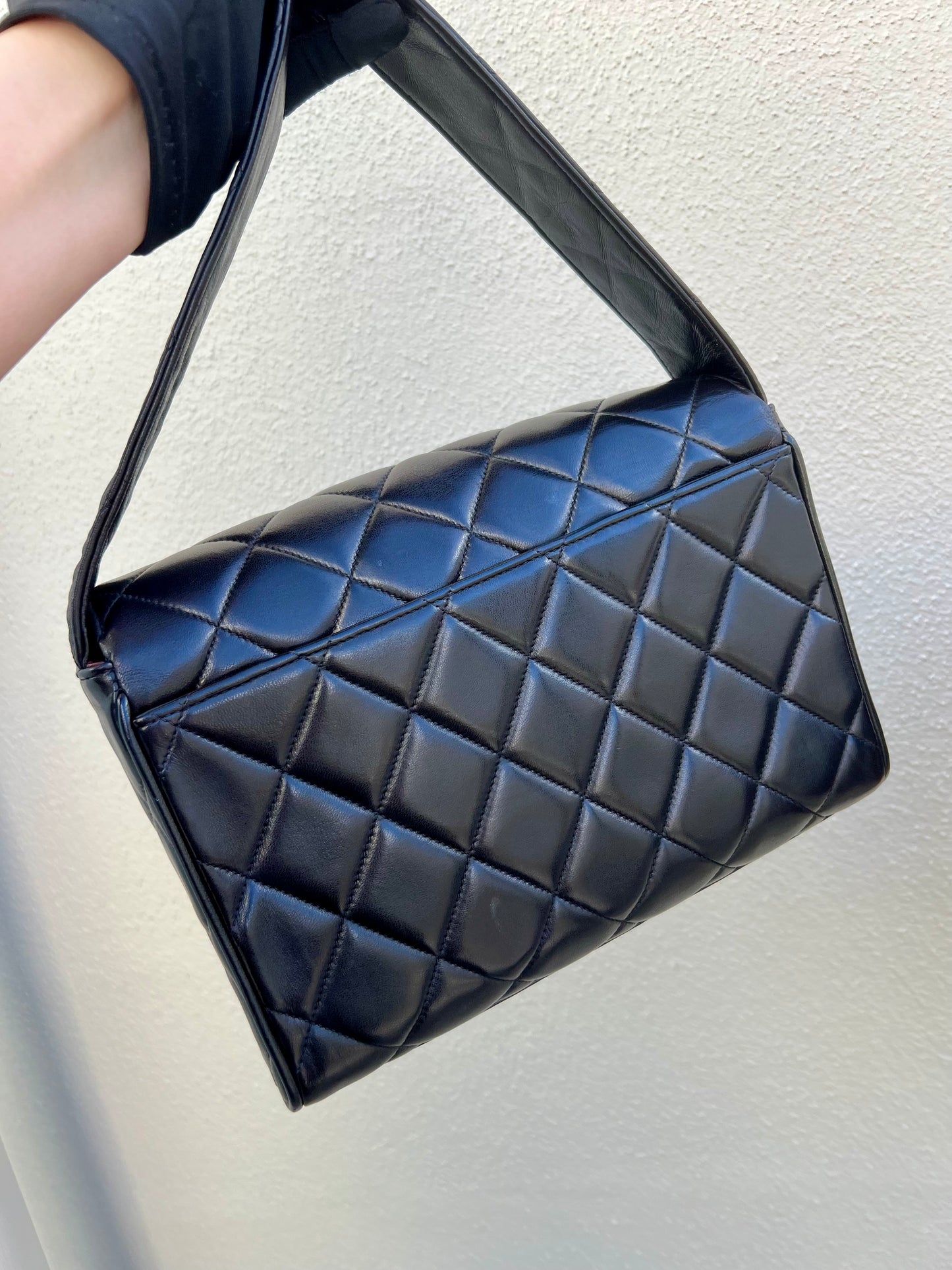 Pre- loved Chanel Black Quilted Lambskin Vintage Medium Leather Logo Flap Bag