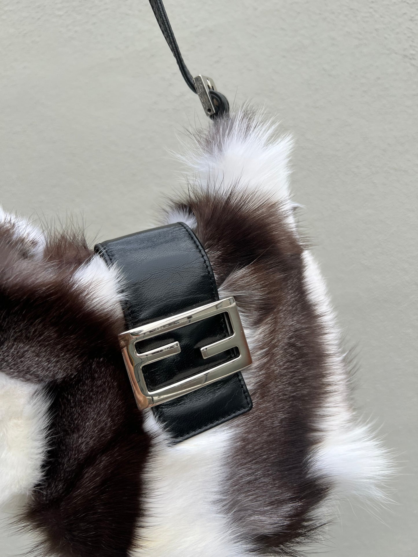 Pre-loved Fendi Vintage
Animal Print Mink Fur
Mini Bucket Bag
