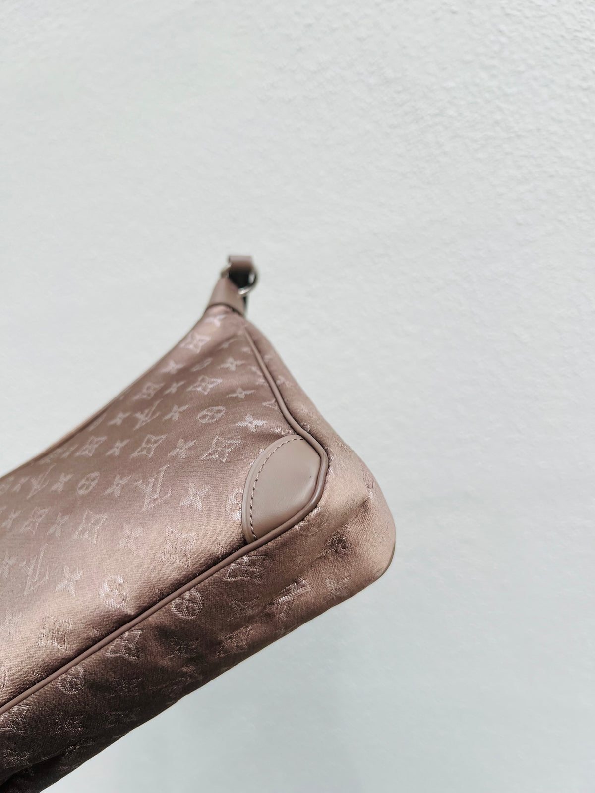 Pre-loved Louis Vuitton Mini Silk Boulogne Handbag Champagne