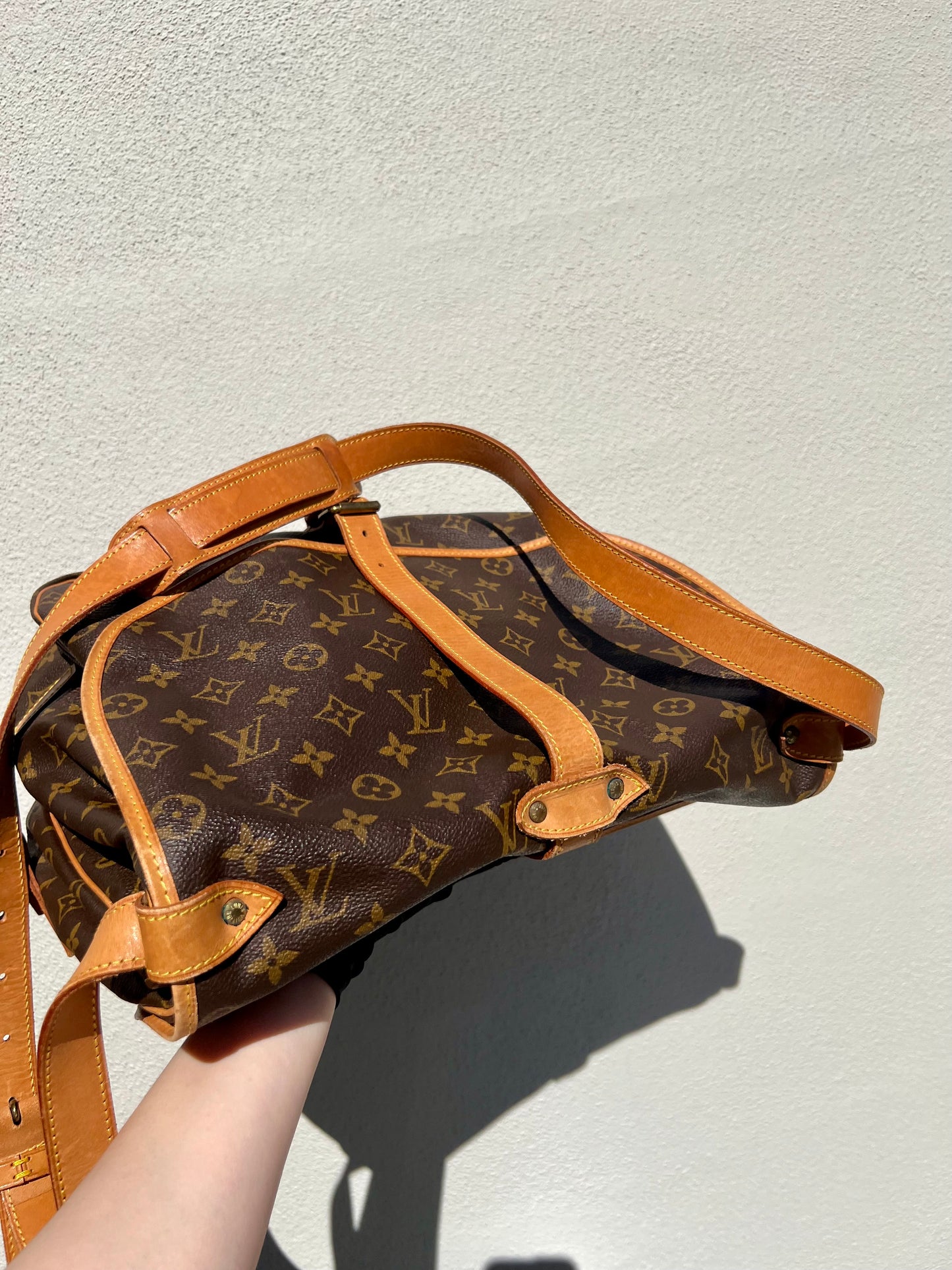 Pre-loved Louis Vuitton Monogram Saumur Crossbody Bag GM