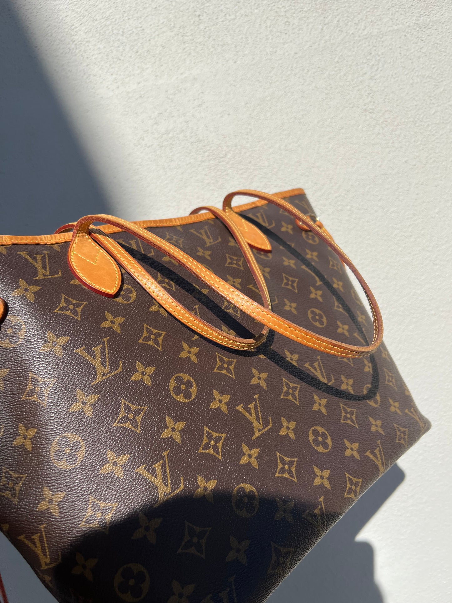 Pre-loved Louis Vuitton Neverfull Leather Tote MM Monogram 2010