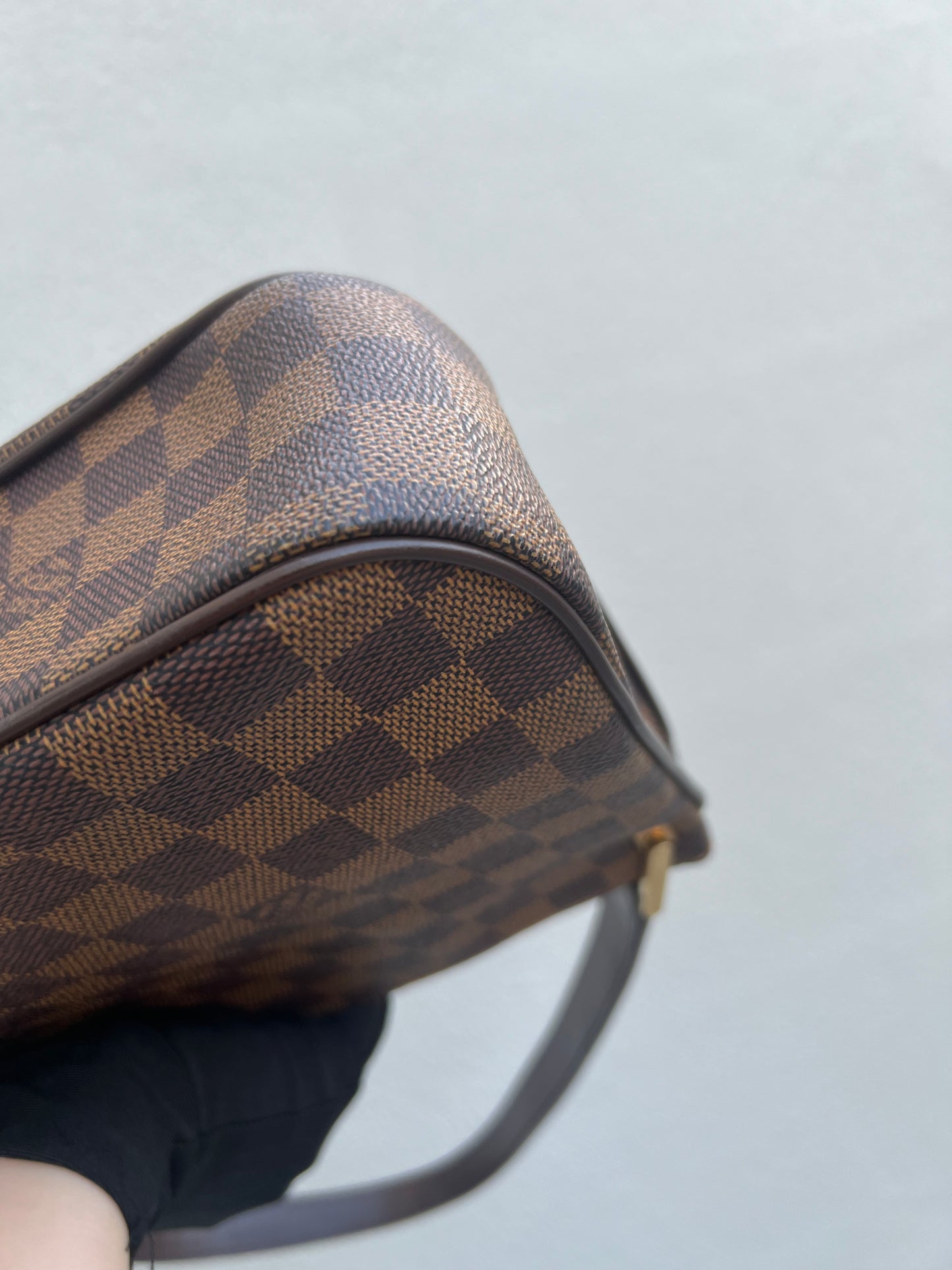 Pre-loved Louis Vuitton Damier Ebene Aubagne Shoulder Bag