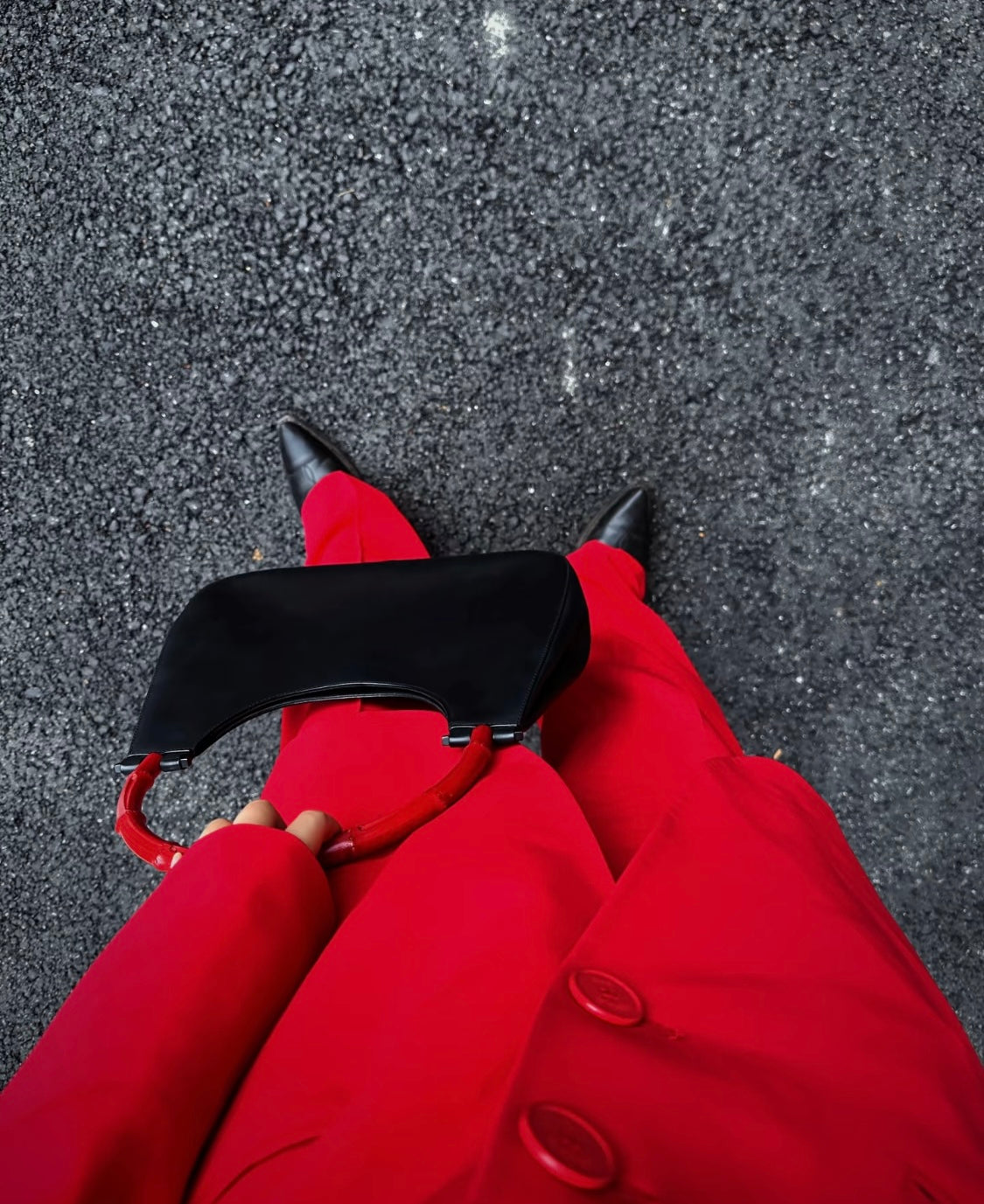 Pre-loved Gucci Black Bamboo Leather Shoulder Bag Red