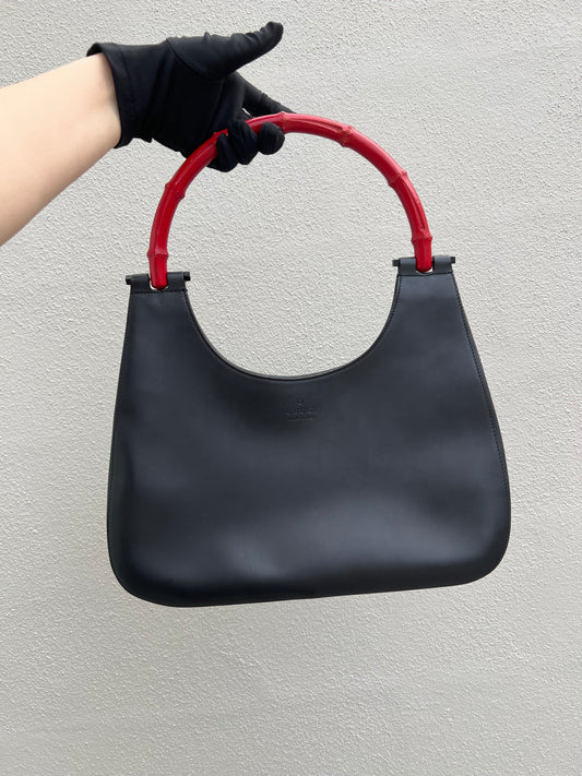 Pre-loved Gucci Black Bamboo Leather Shoulder Bag Red