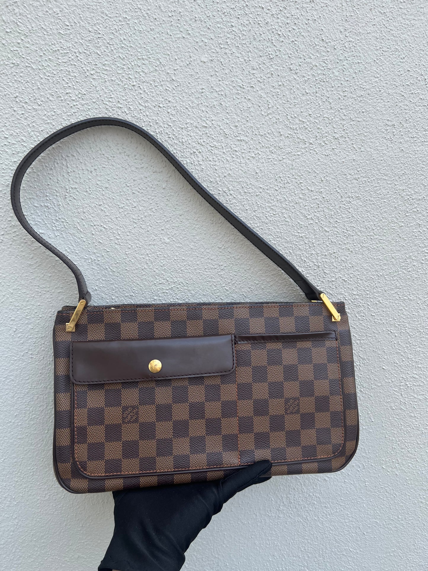 Pre-loved Louis Vuitton Damier Ebene Aubagne Shoulder Bag