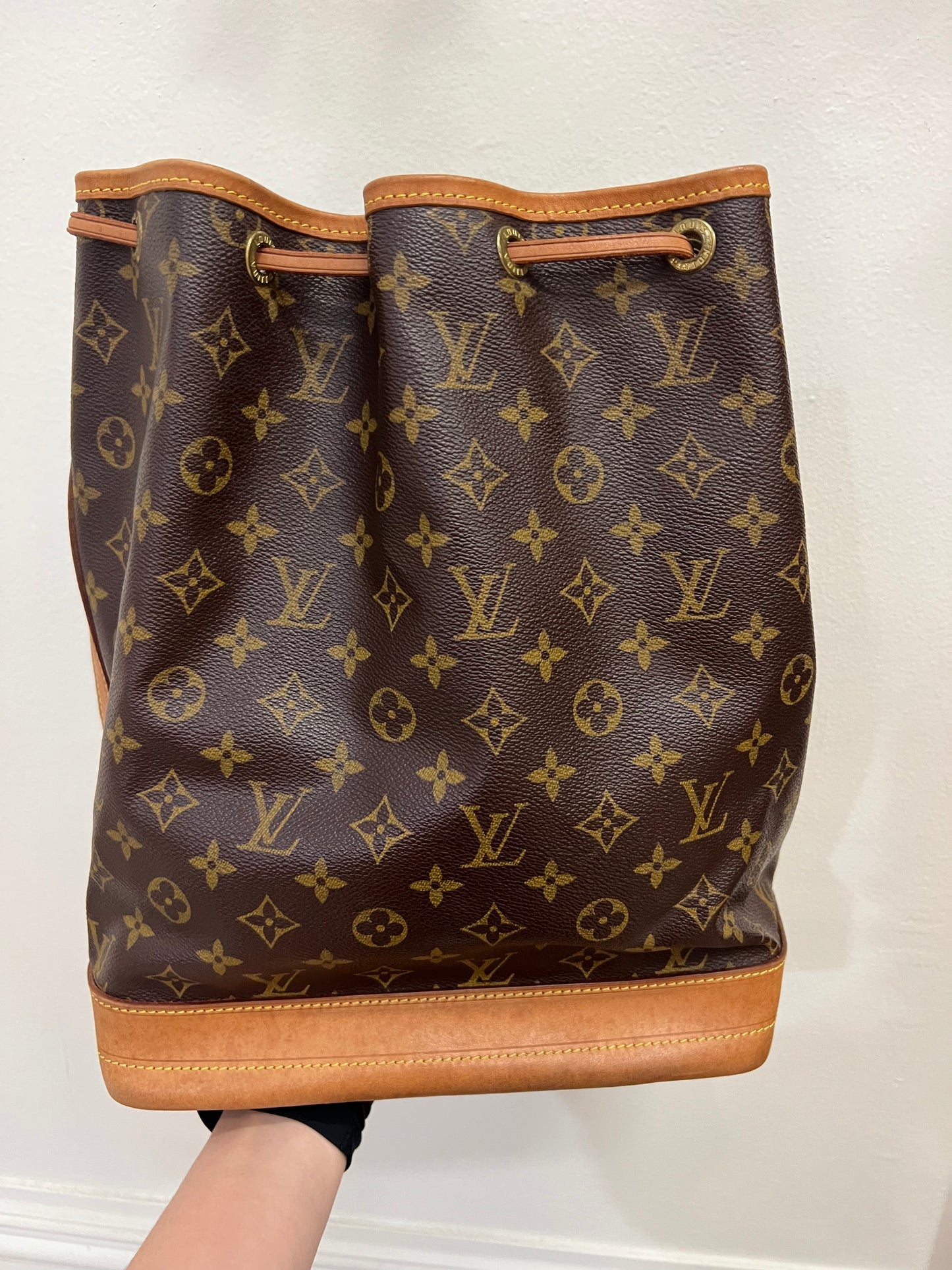 Pre-loved Louis Vuitton Monogram Canvas Noe Handbag 2001
