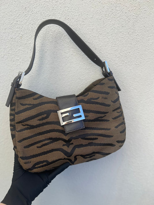 Pre-loved Fendi Vintage Croissant cloth handbag