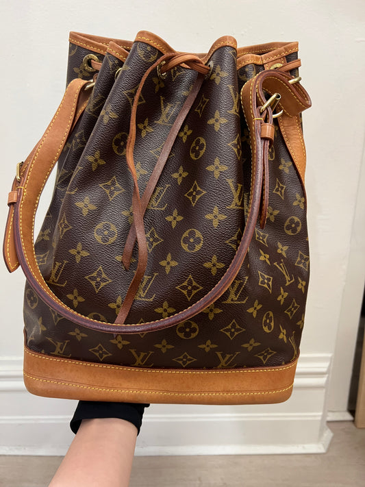 Pre-loved Louis Vuitton Monogram Canvas Noe Handbag 2001